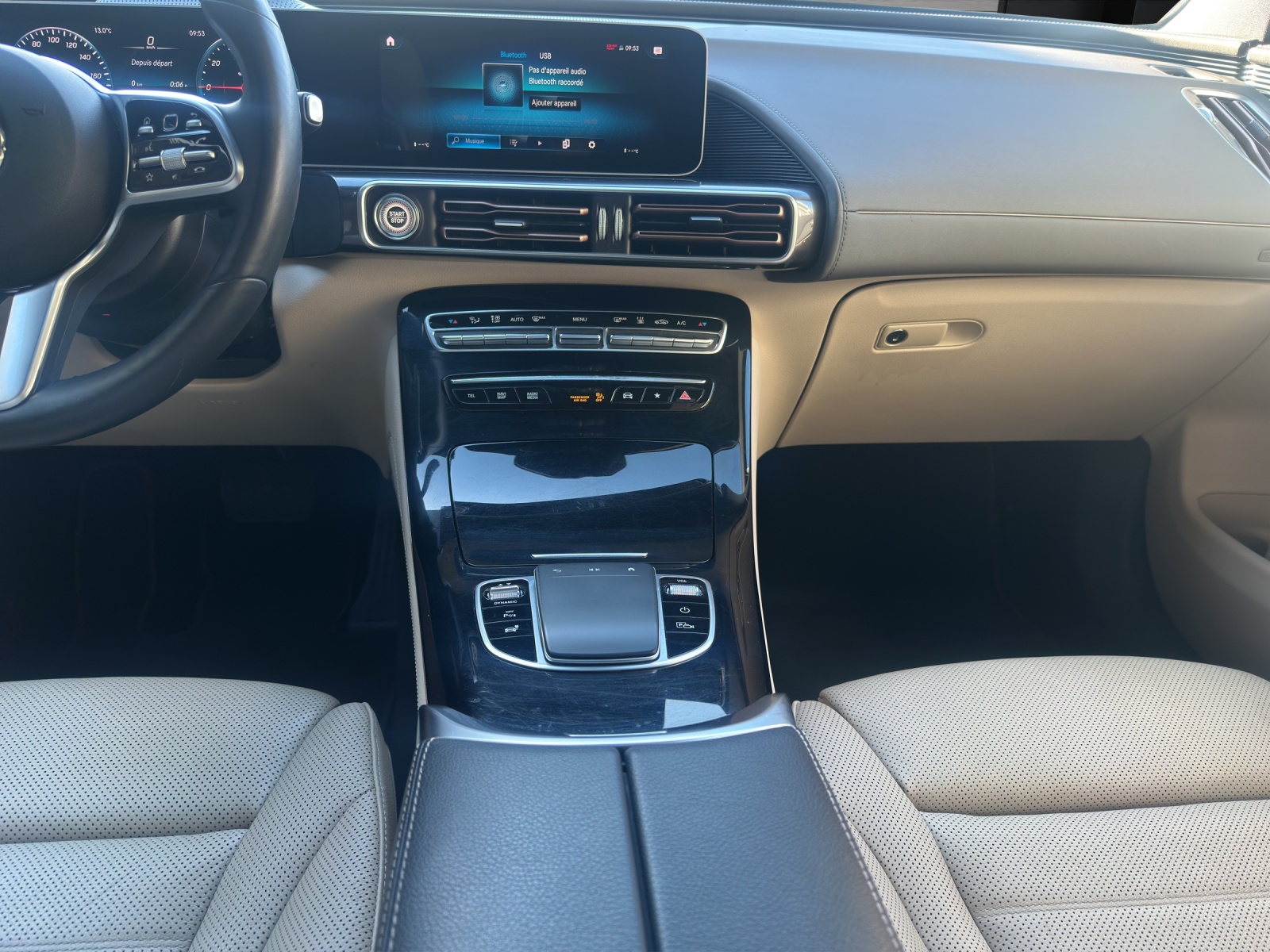 MERCEDES-BENZ EQC 400 AMG Line 4Matic-image-8