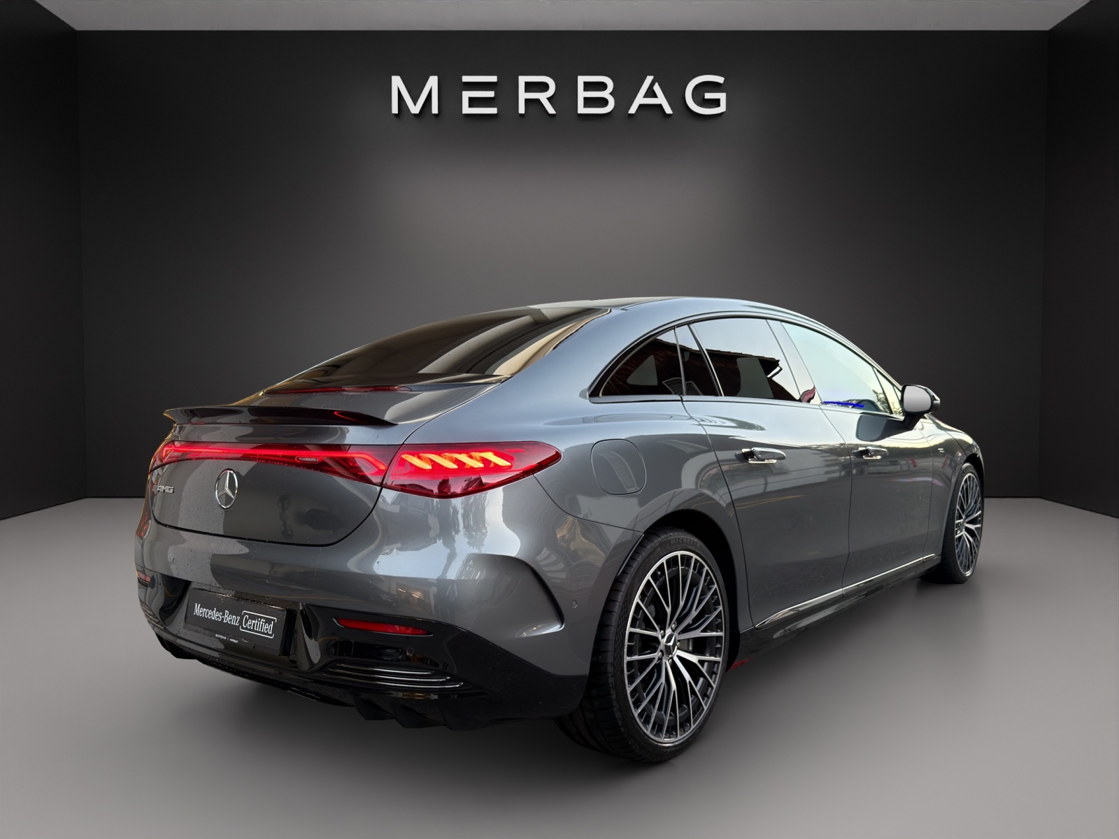 MERCEDES-BENZ EQE 43 AMG 4 Matic-image-2