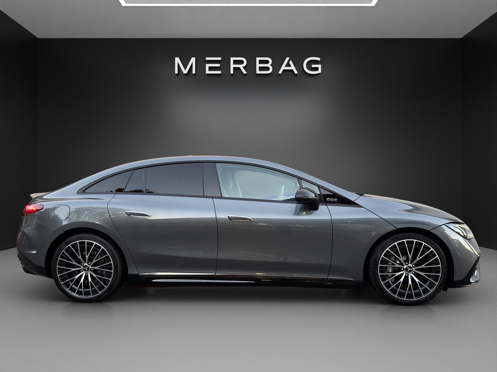 MERCEDES-BENZ EQE 43 AMG 4 Matic-image-1