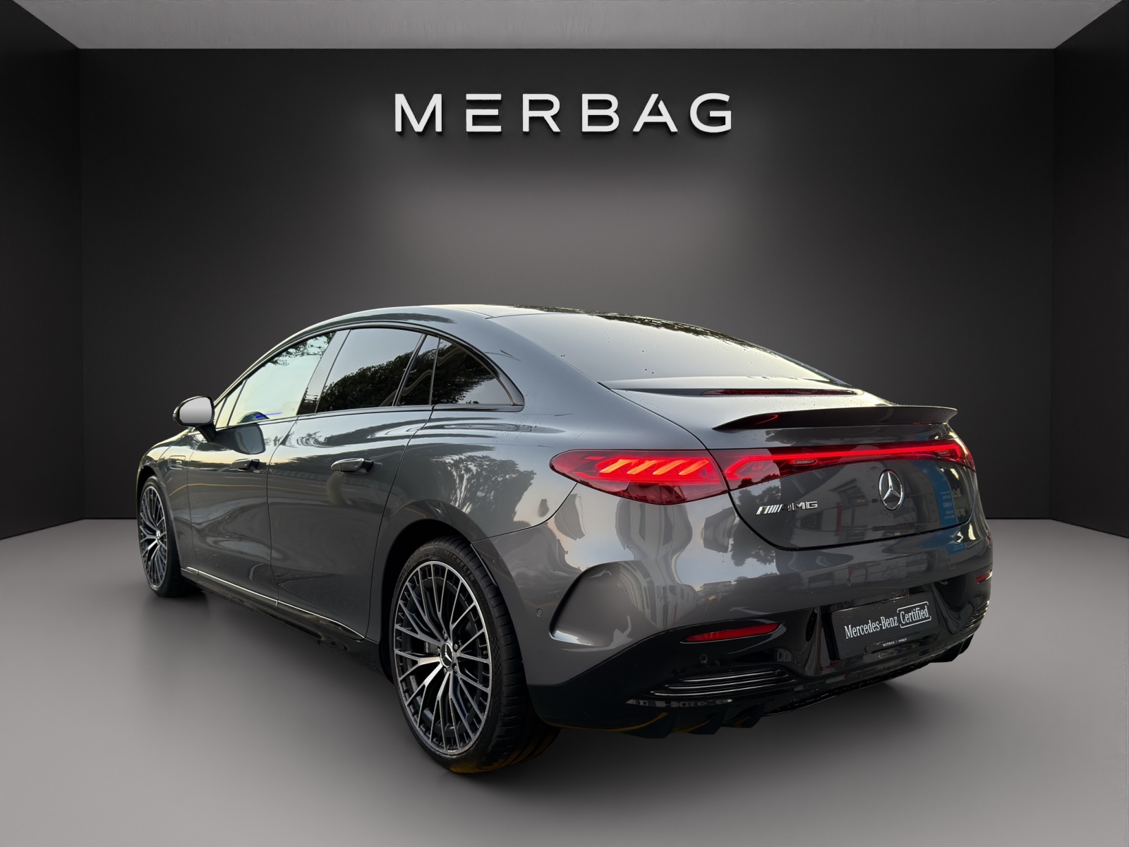 MERCEDES-BENZ EQE 43 AMG 4 Matic-image-4
