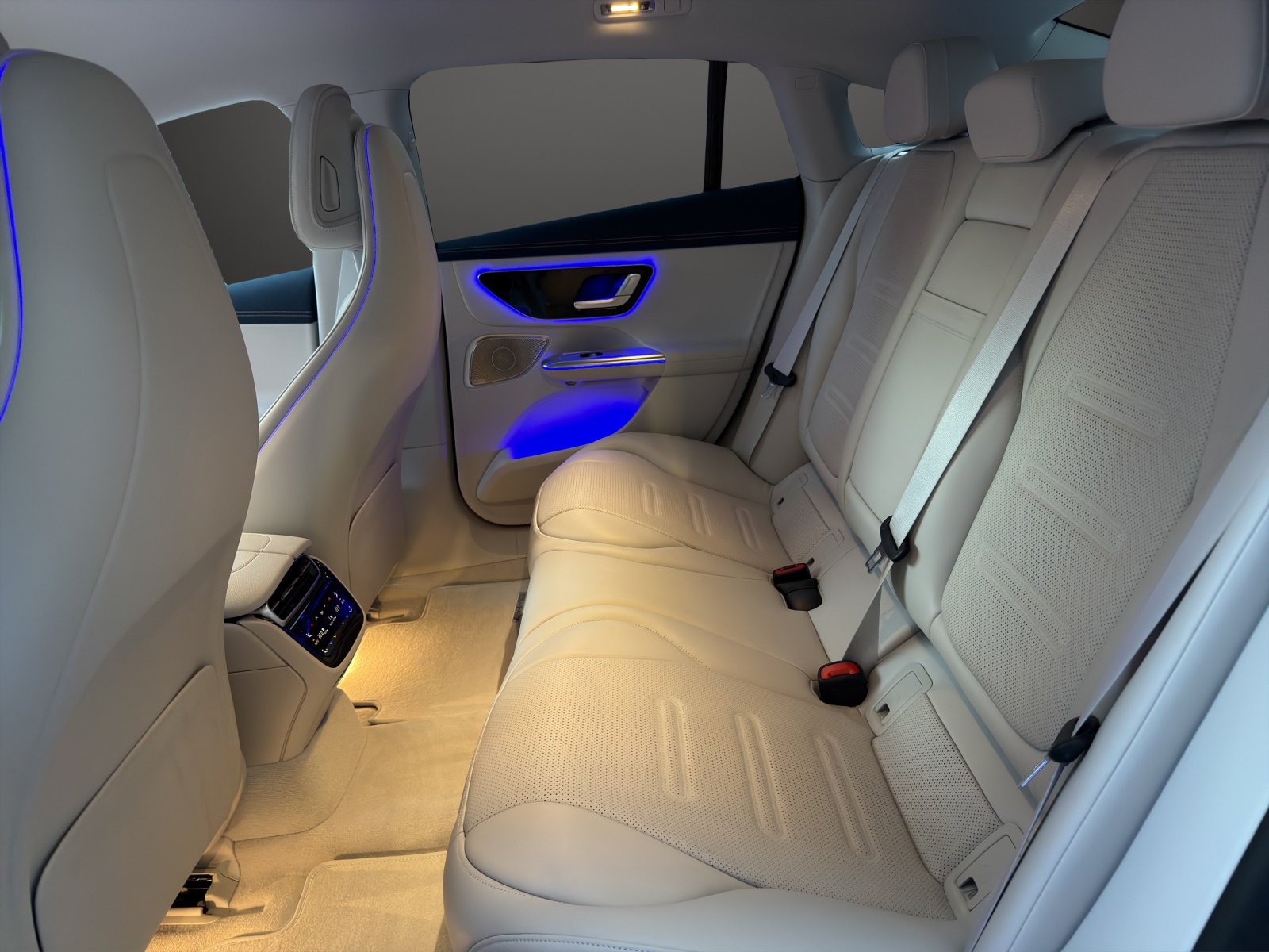 MERCEDES-BENZ EQE 43 AMG 4 Matic-image-11