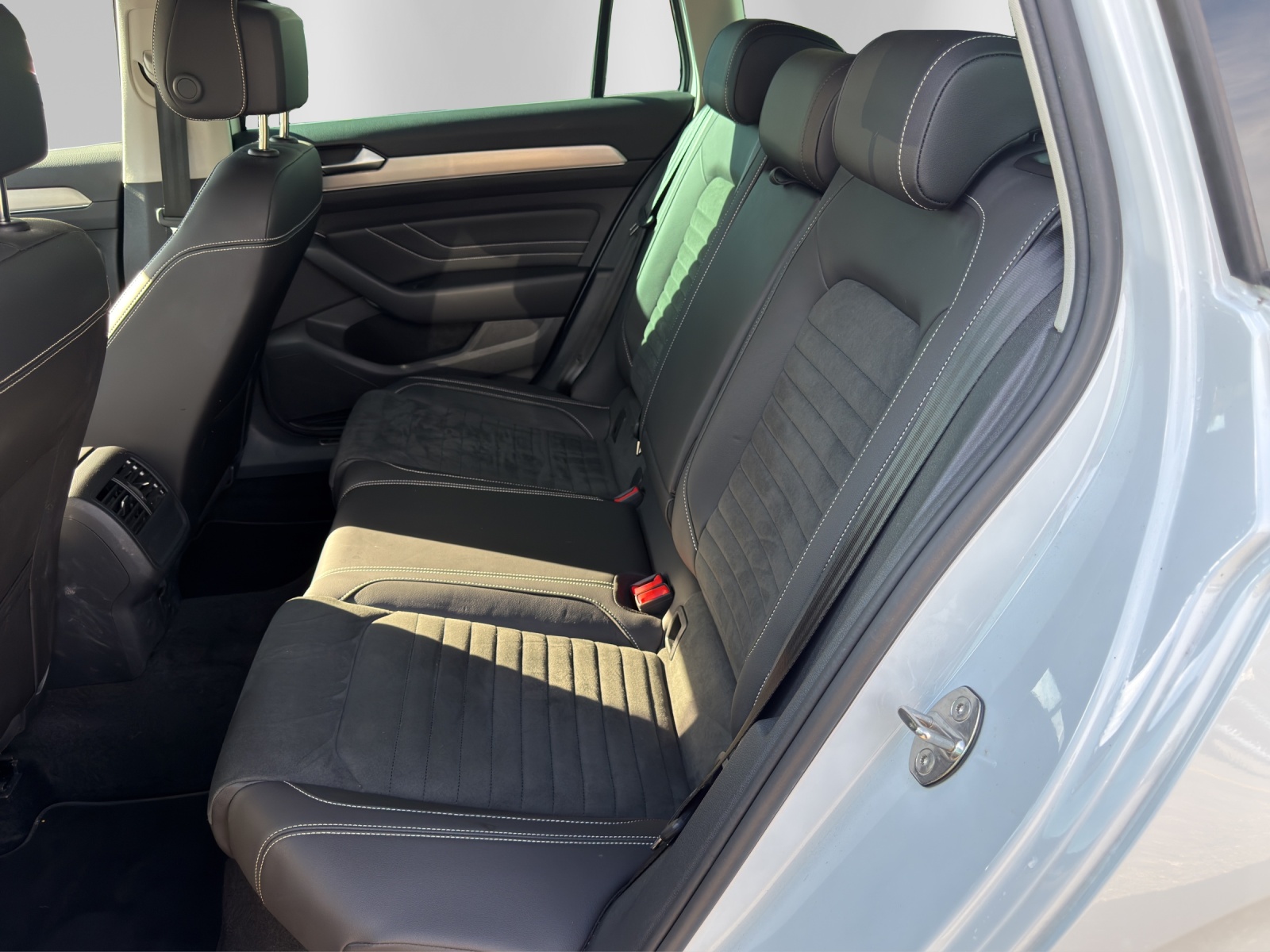 VW Passat 2.0 TDI BMt 75 Edition 4Motion DSG-image-10