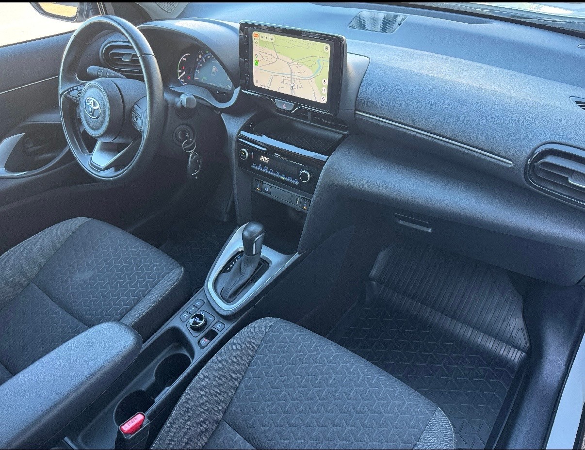 TOYOTA 1.5 VVT-i HSD Trend AWD-i-image-2