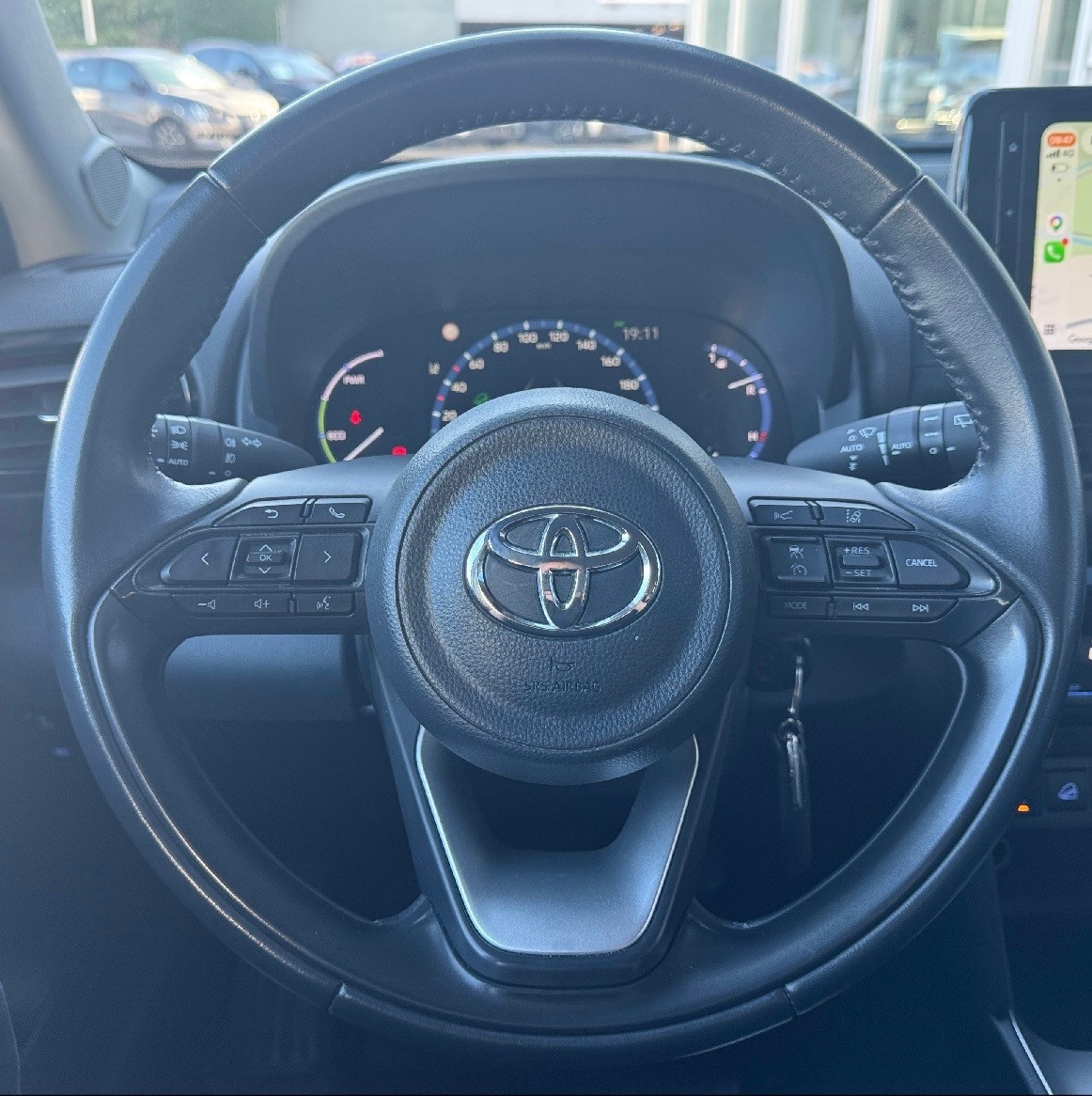 TOYOTA 1.5 VVT-i HSD Trend AWD-i-image-1