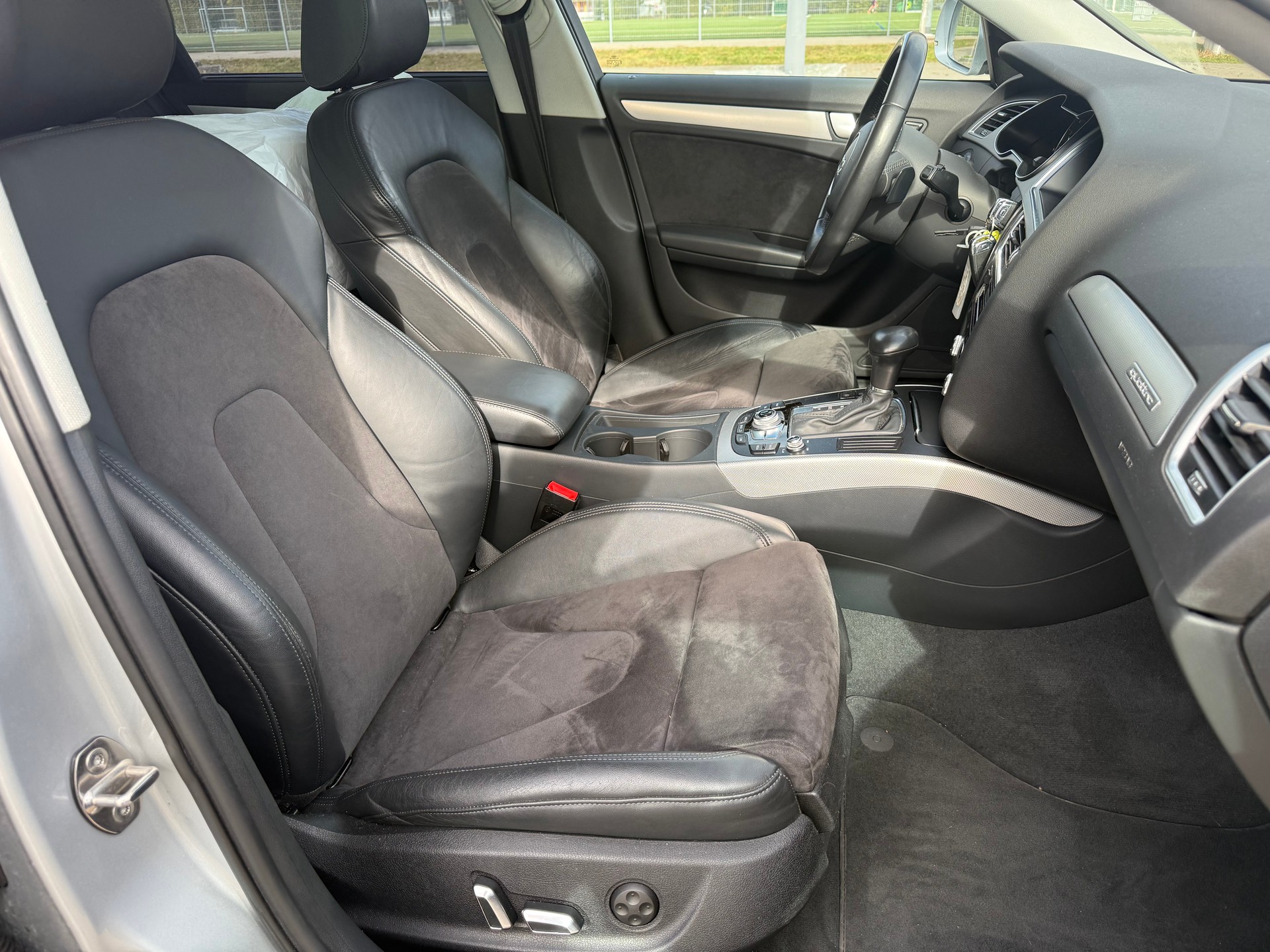 AUDI A4 allroad 2.0 TFSI quattro S-tronic-image-9