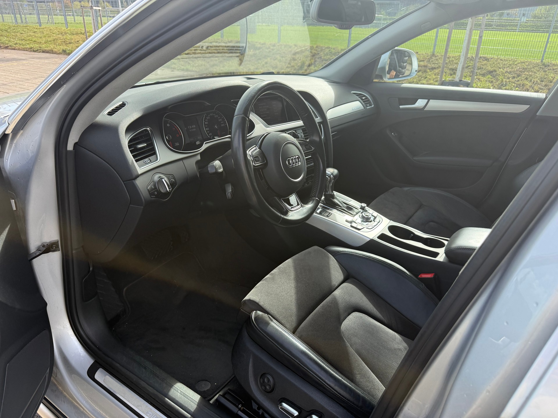 AUDI A4 allroad 2.0 TFSI quattro S-tronic-image-11