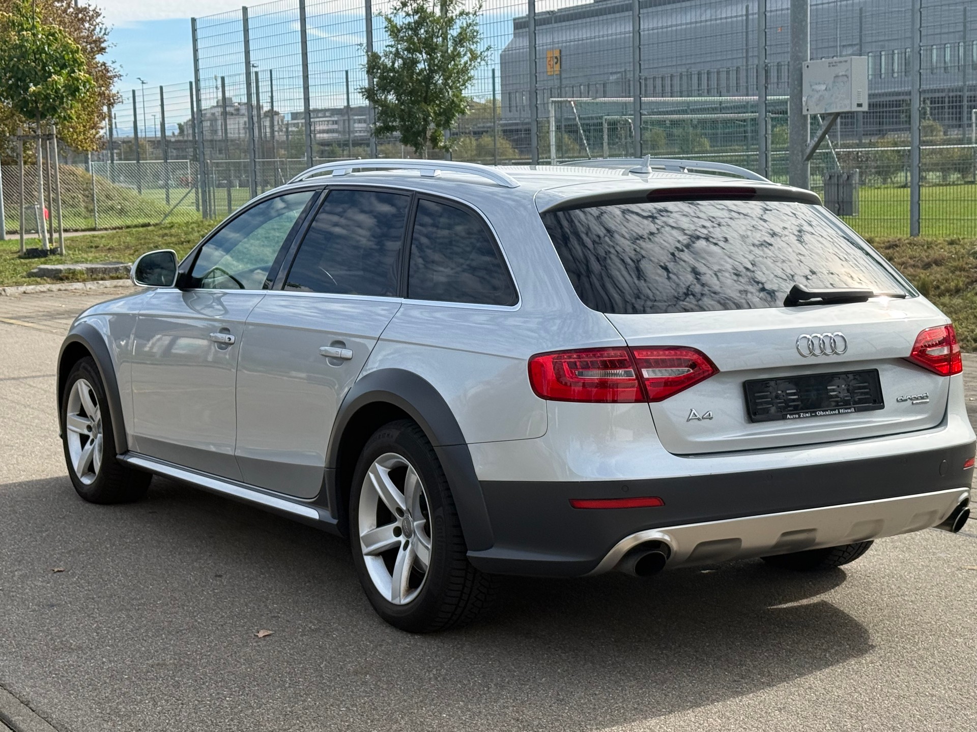 AUDI A4 allroad 2.0 TFSI quattro S-tronic-image-5