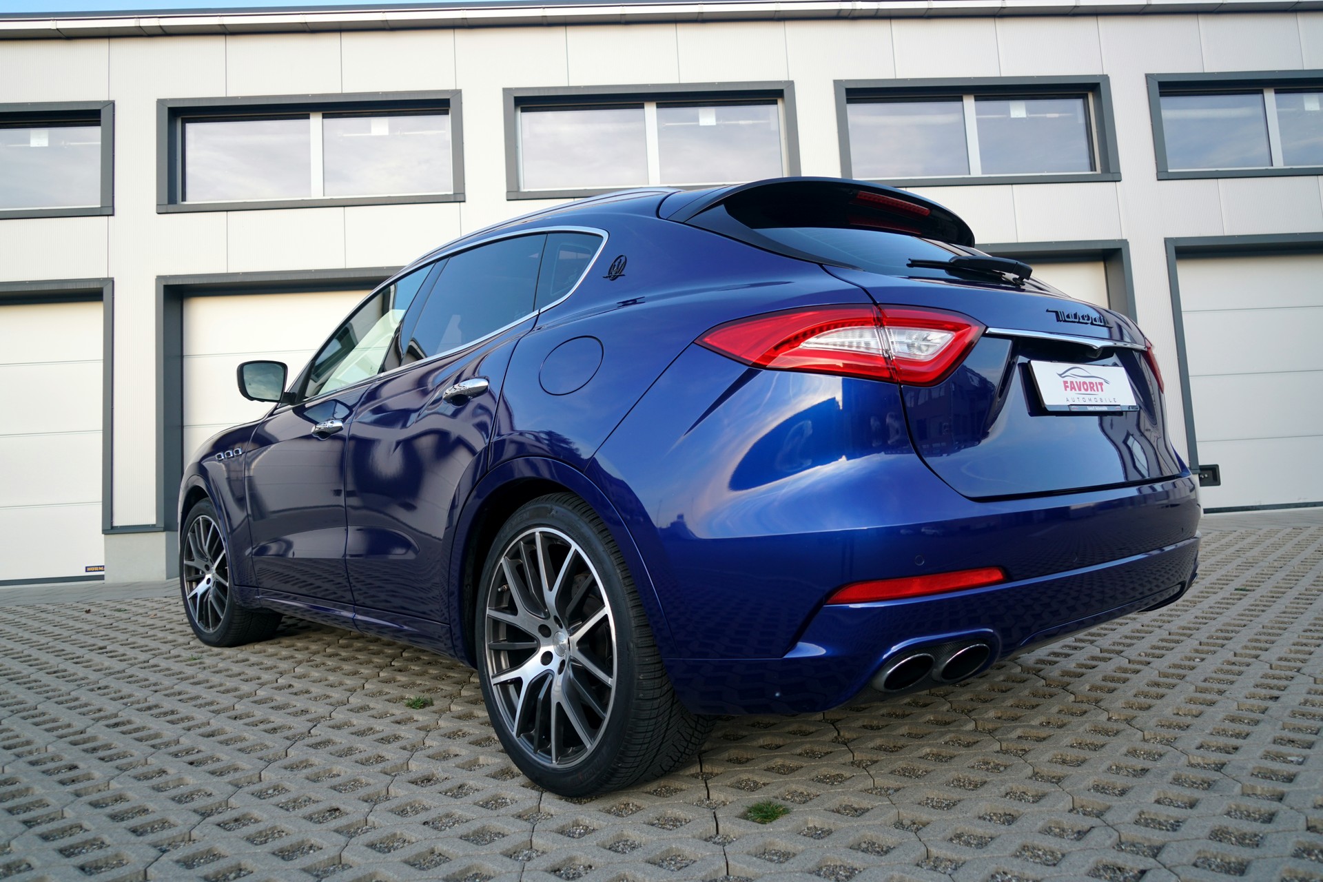 MASERATI Levante S 3.0 V6 Automatica (CH)-showroom-element-3
