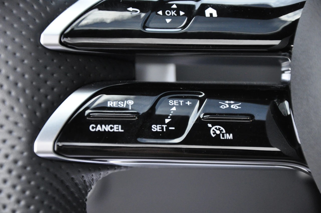 MERCEDES-BENZ CLE 450 Coupé 4Matic 9G-Tronic AMG Line-image-22