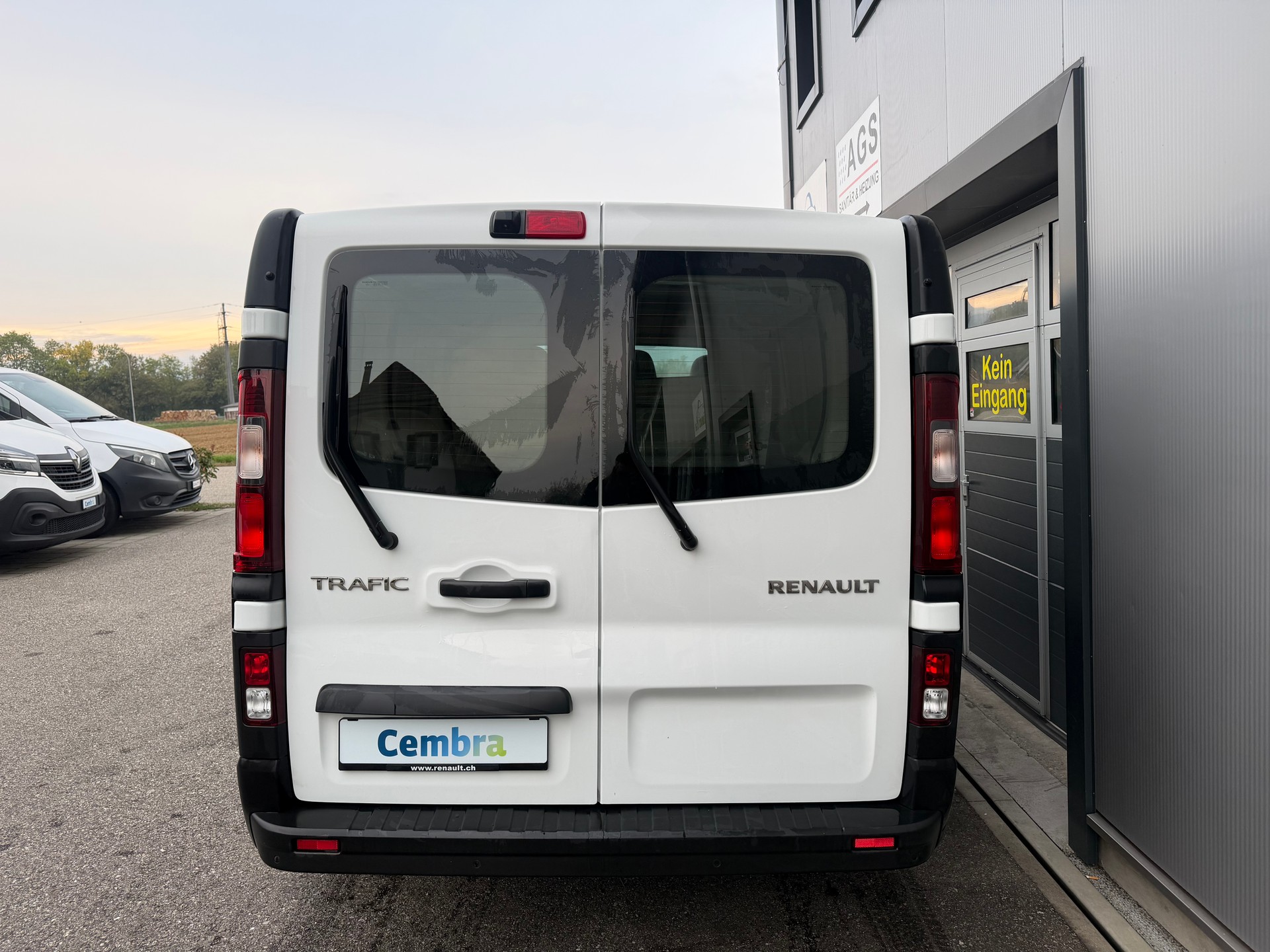 RENAULT Trafic 2.0 Energy dCi 120 3.0t Business L1H1-image-6