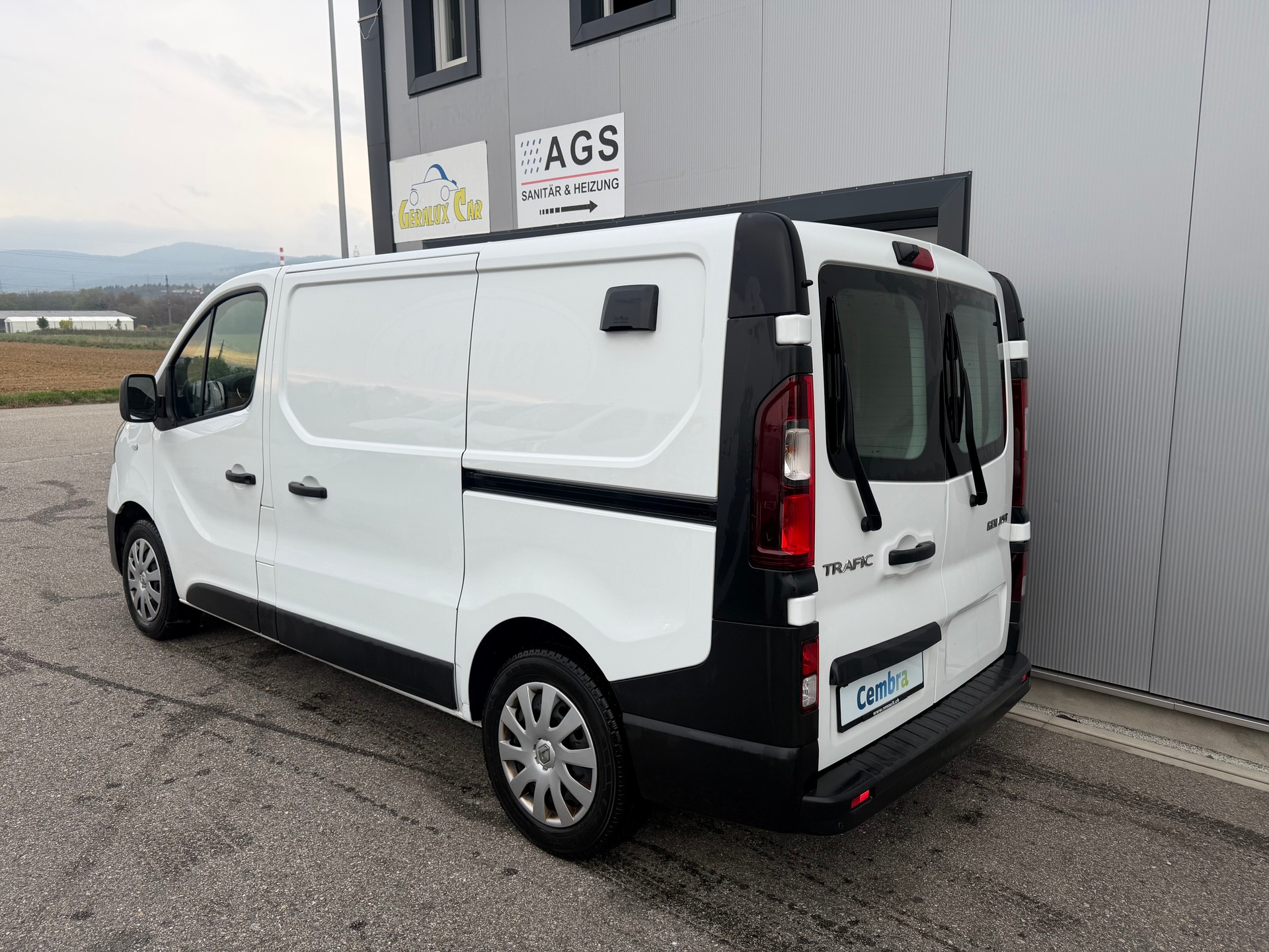 RENAULT Trafic 2.0 Energy dCi 120 3.0t Business L1H1-image-2