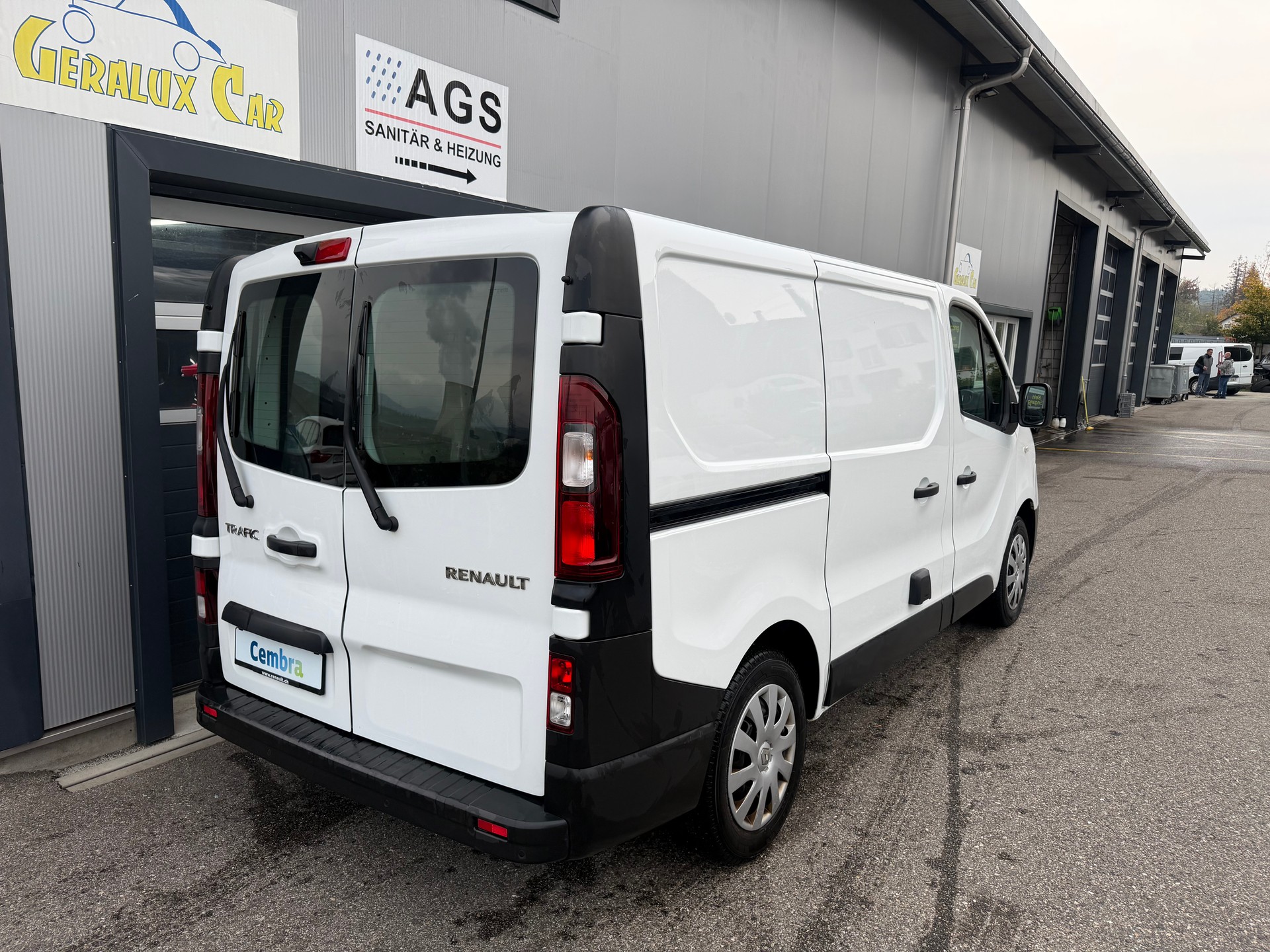 RENAULT Trafic 2.0 Energy dCi 120 3.0t Business L1H1-image-3