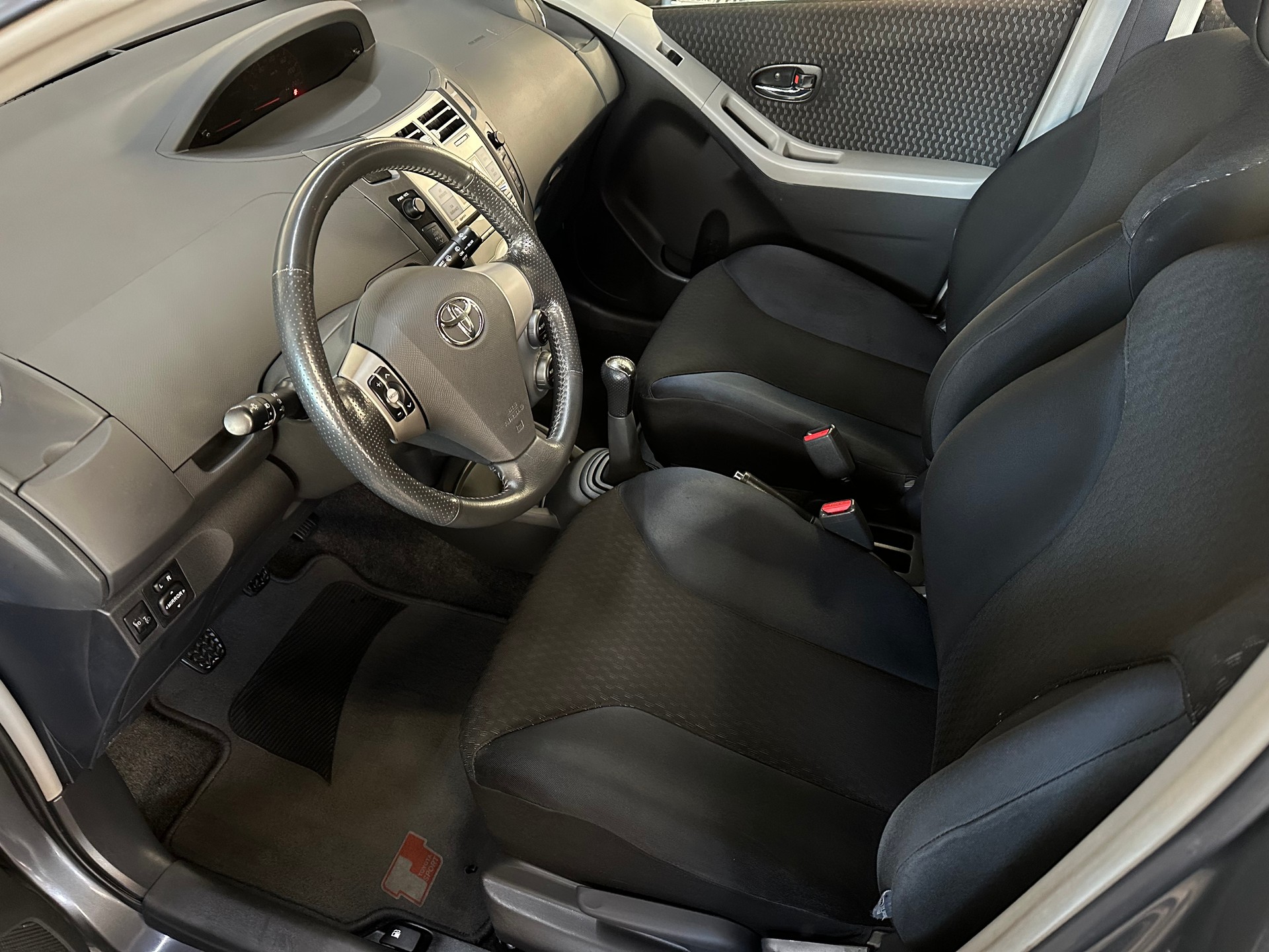 TOYOTA Yaris 1.8 TS-image-6