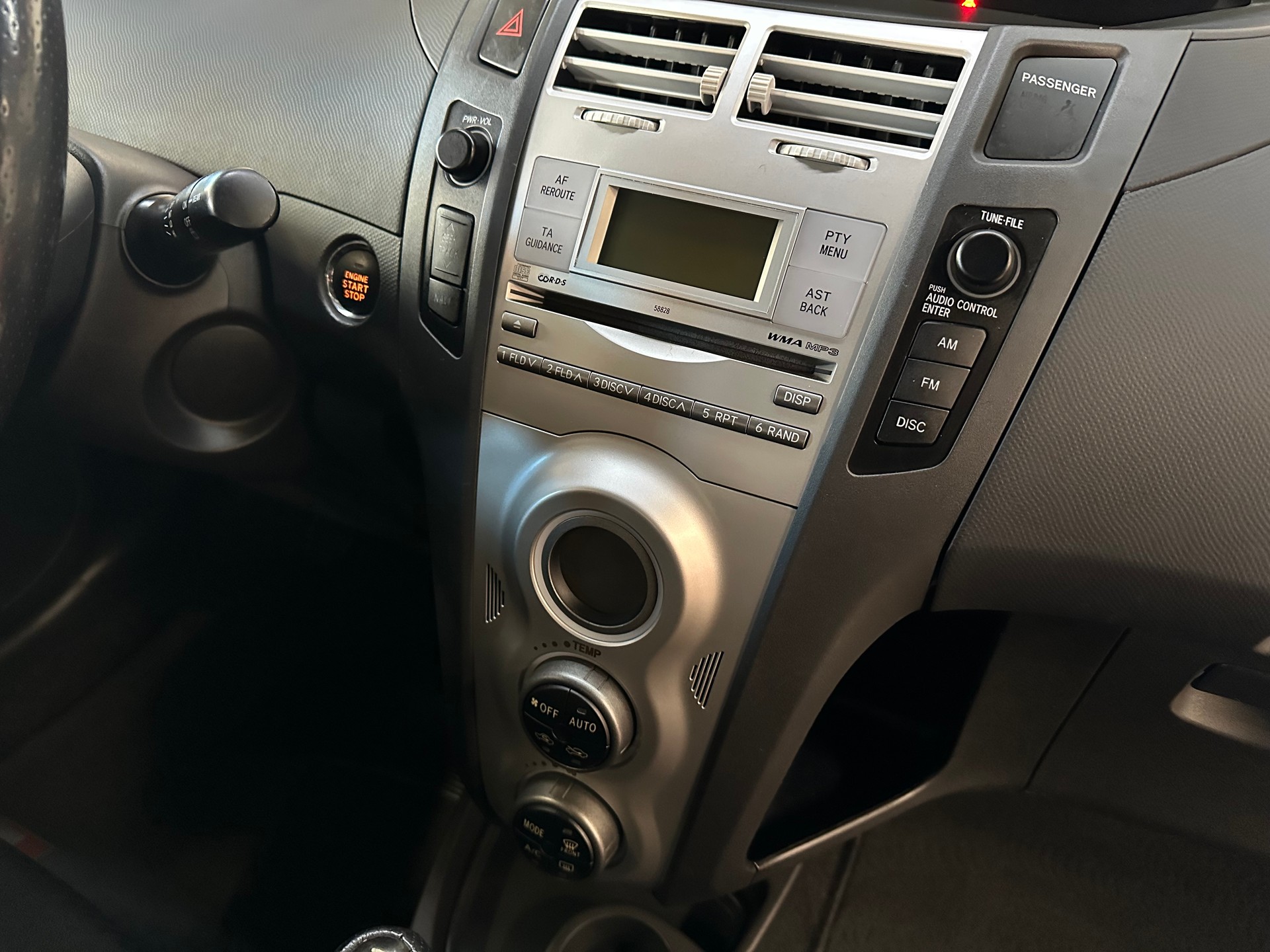 TOYOTA Yaris 1.8 TS-image-10