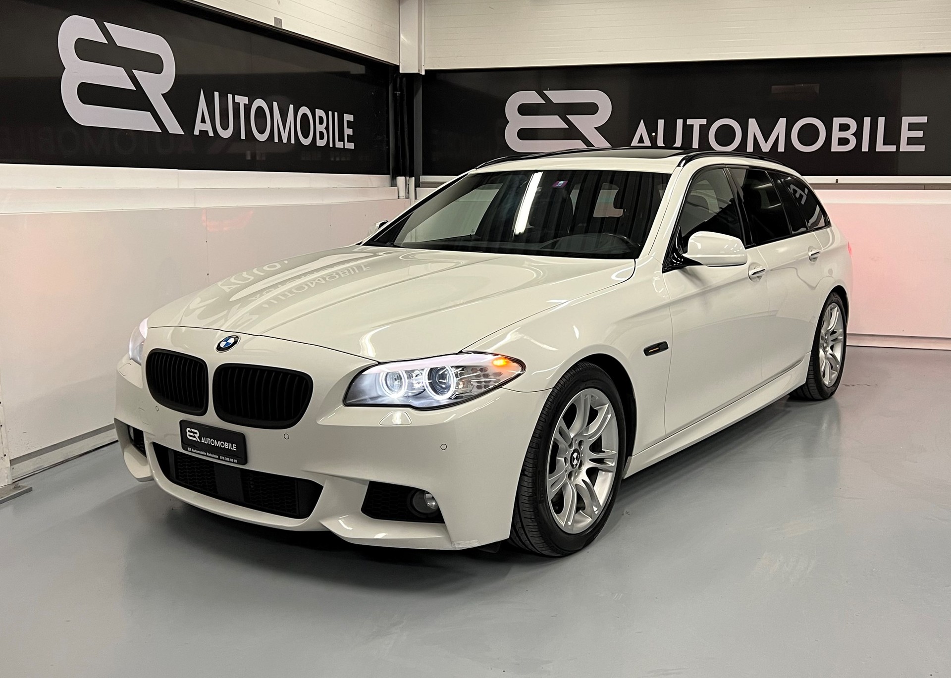 BMW 535i xDrive Touring Steptronic-image-0