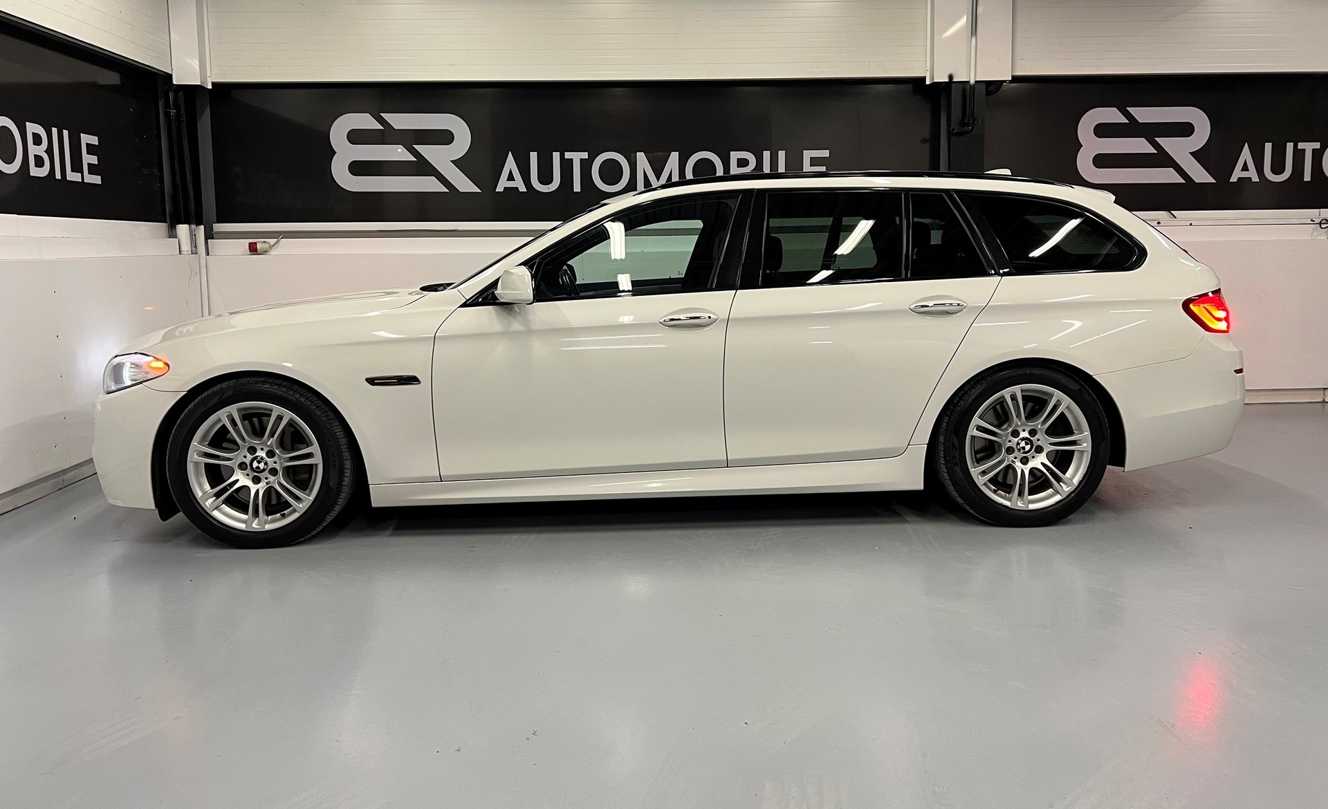 BMW 535i xDrive Touring Steptronic-image-6