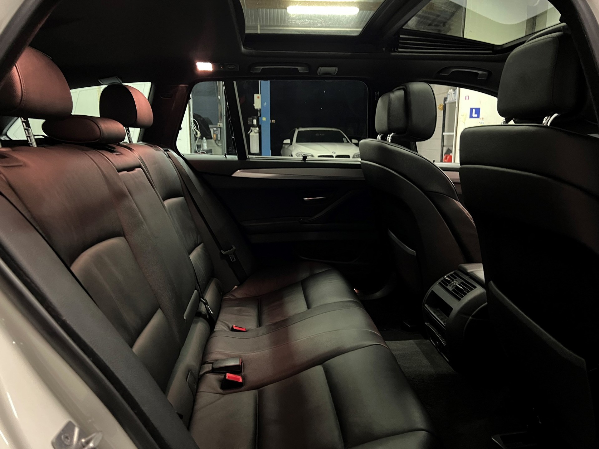 BMW 535i xDrive Touring Steptronic-image-15