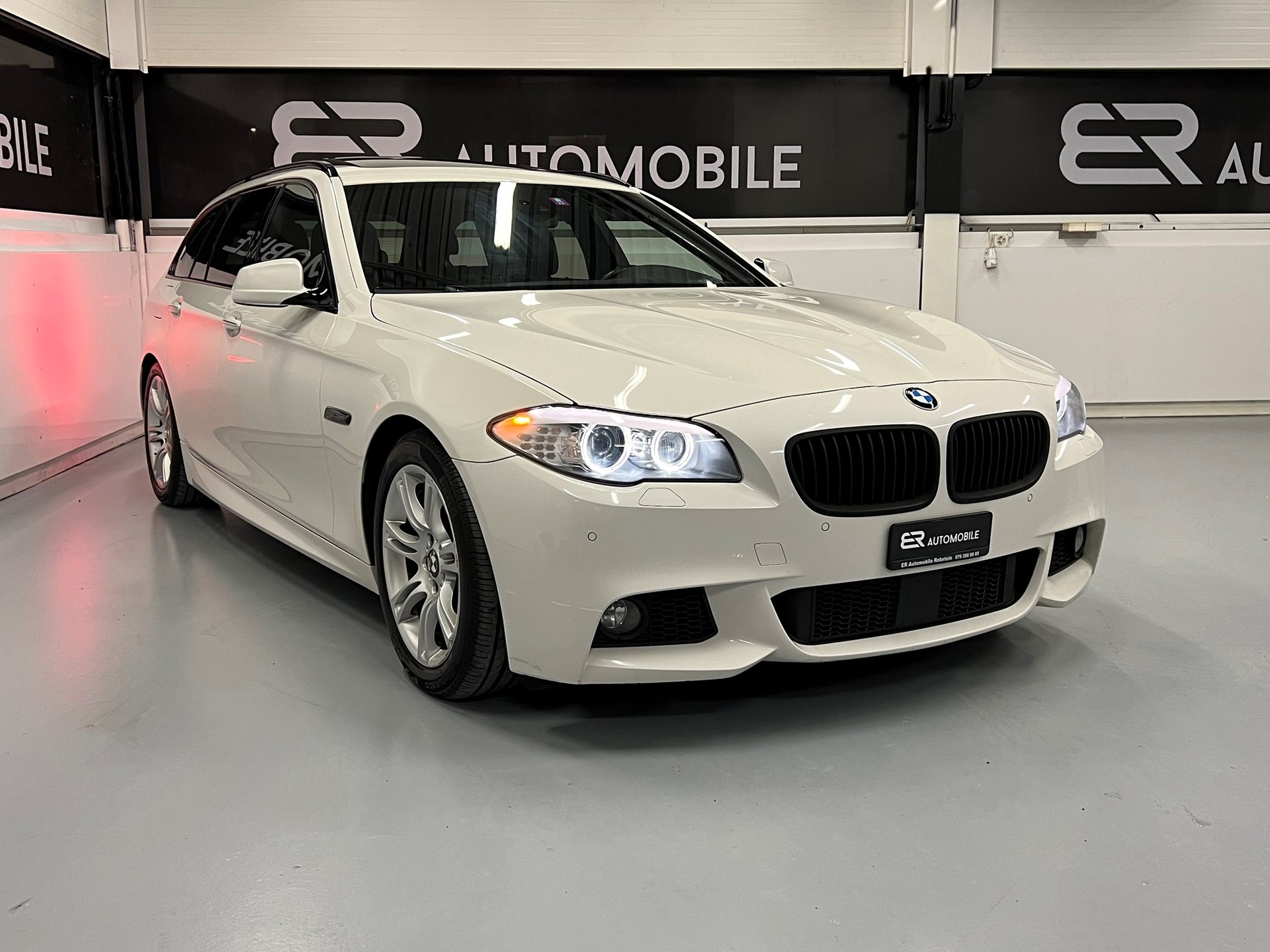 BMW 535i xDrive Touring Steptronic-image-2