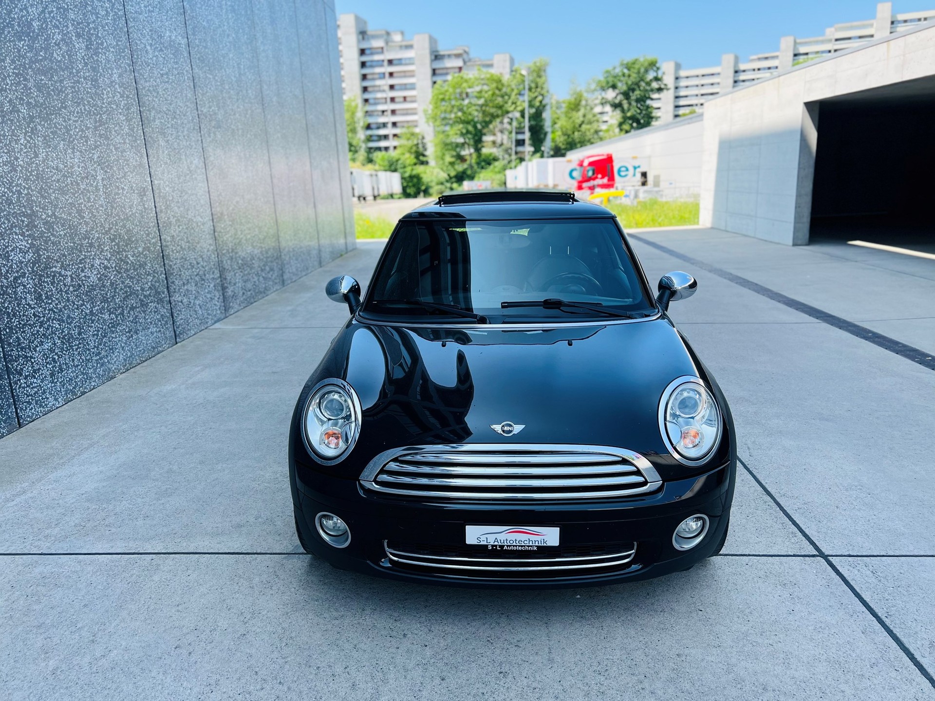 MINI Cooper-image-1