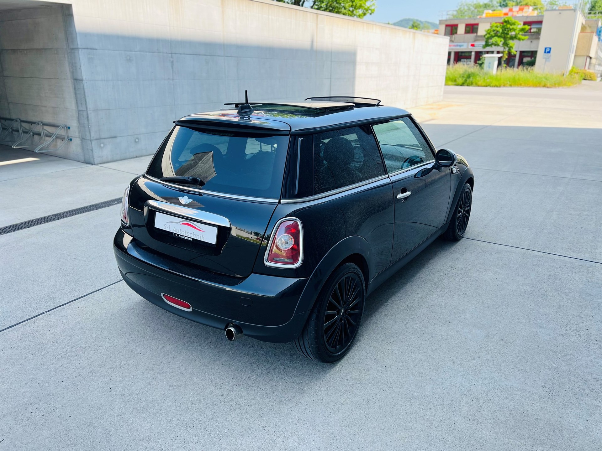 MINI Cooper-image-3