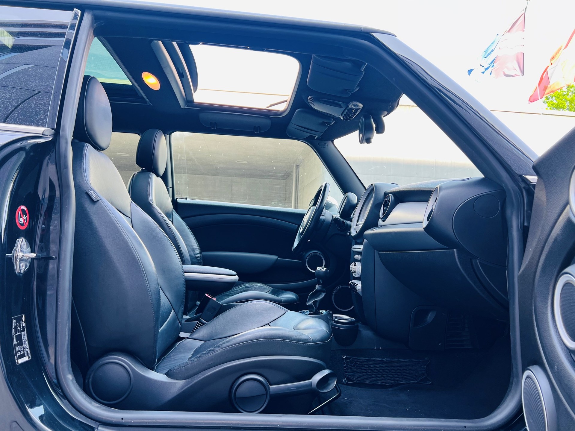 MINI Cooper-image-10