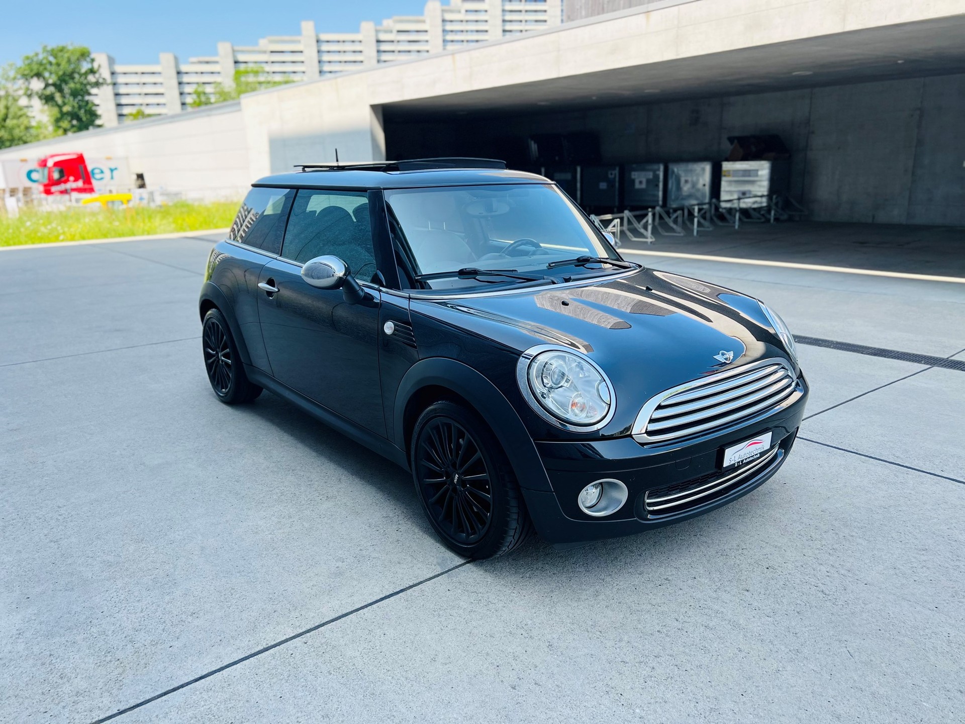 MINI Cooper-image-2