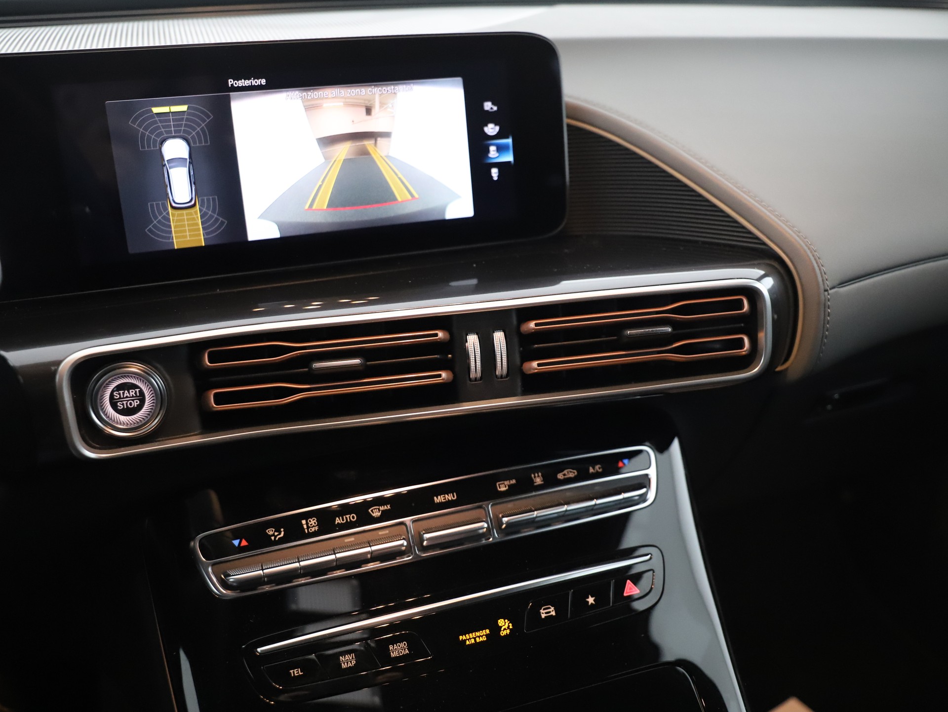 MERCEDES-BENZ EQC 400 4Matic-image-13