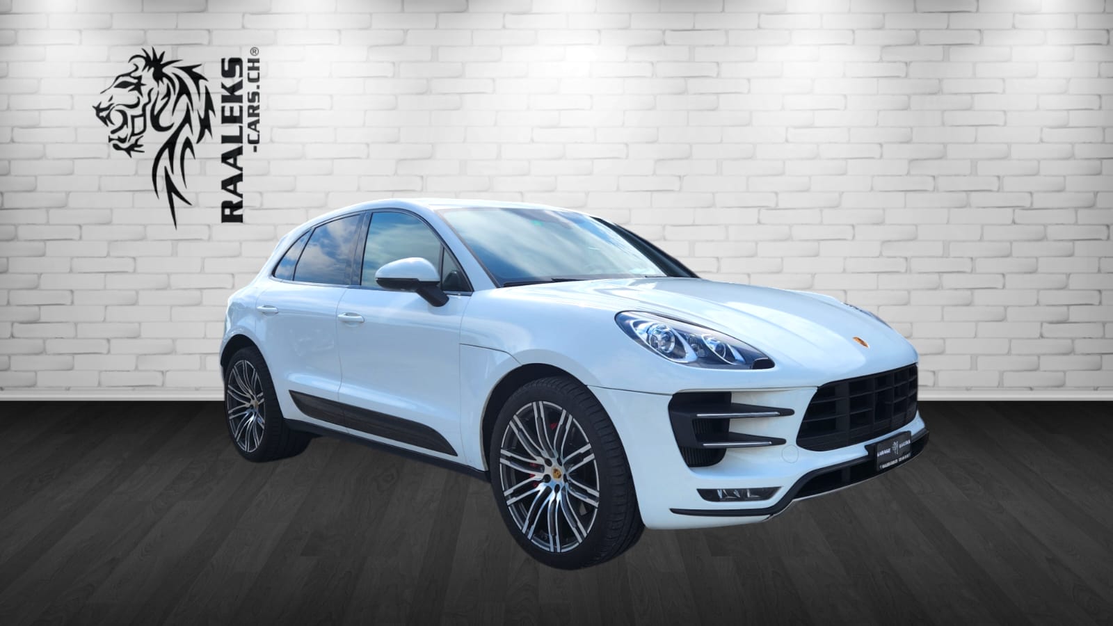 PORSCHE Macan Turbo PDK-image-1