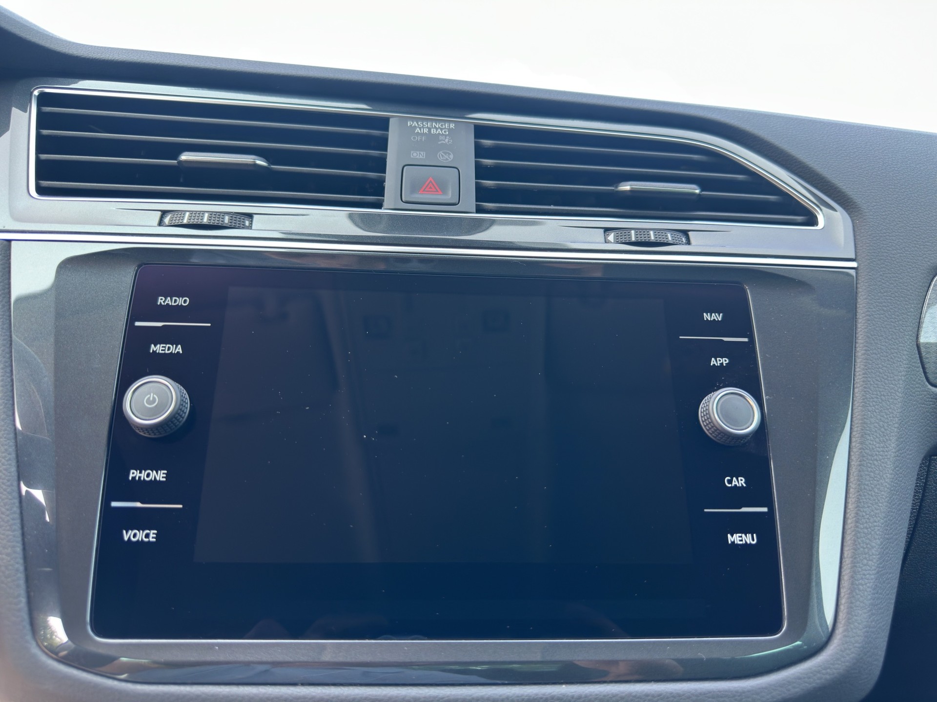 VW Tiguan 2.0 TDI SCR Life DSG-image-17