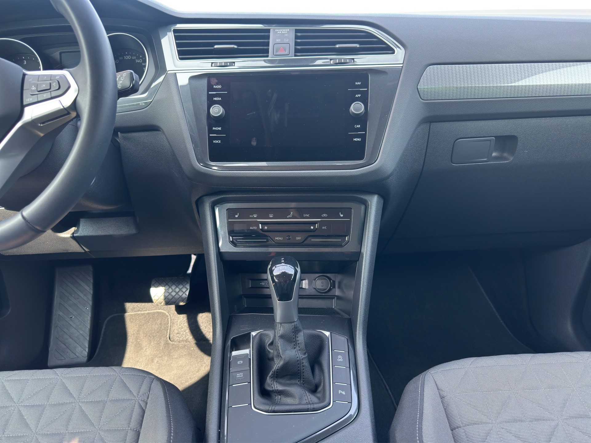 VW Tiguan 2.0 TDI SCR Life DSG-image-13