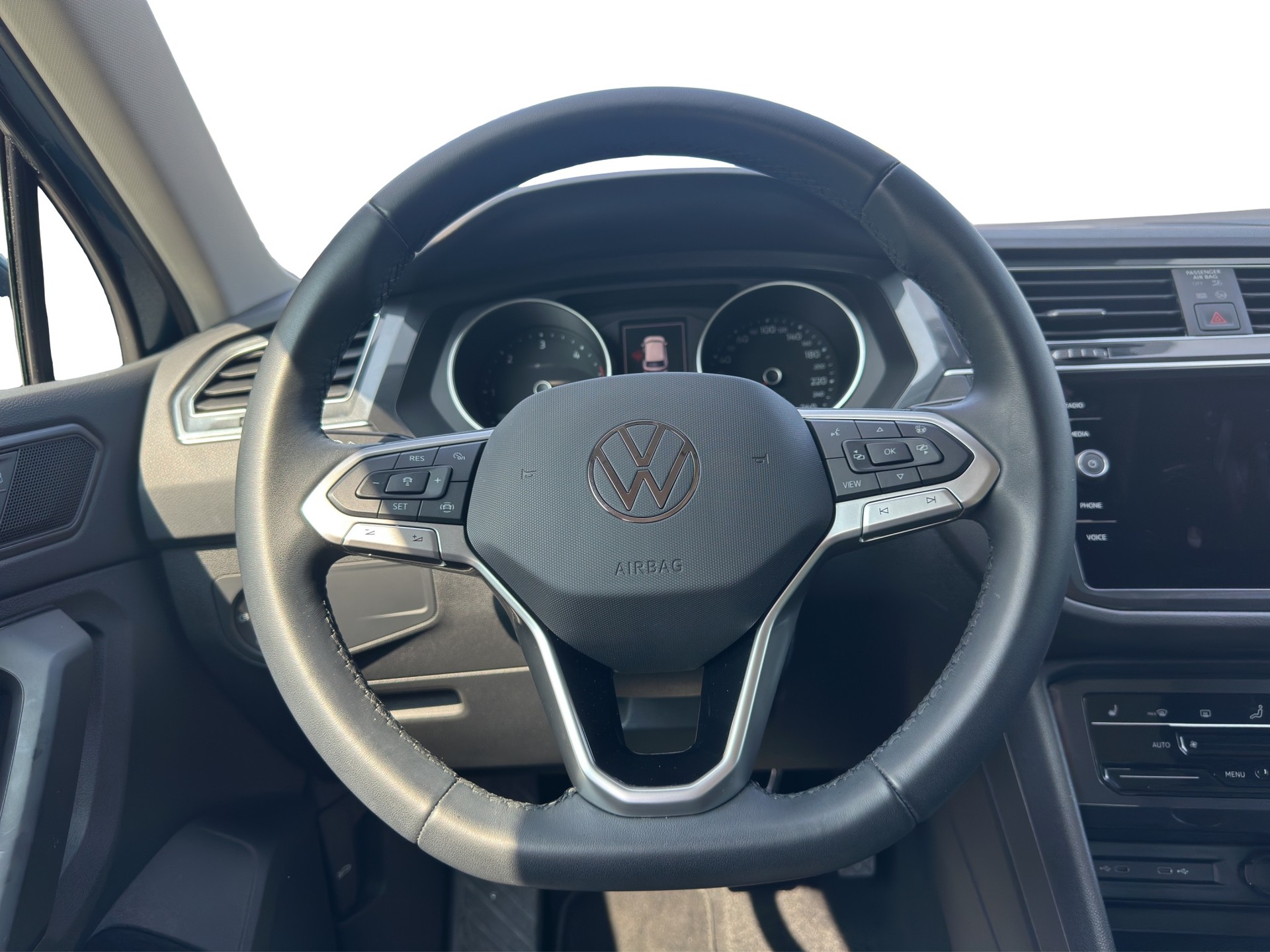 VW Tiguan 2.0 TDI SCR Life DSG-image-12
