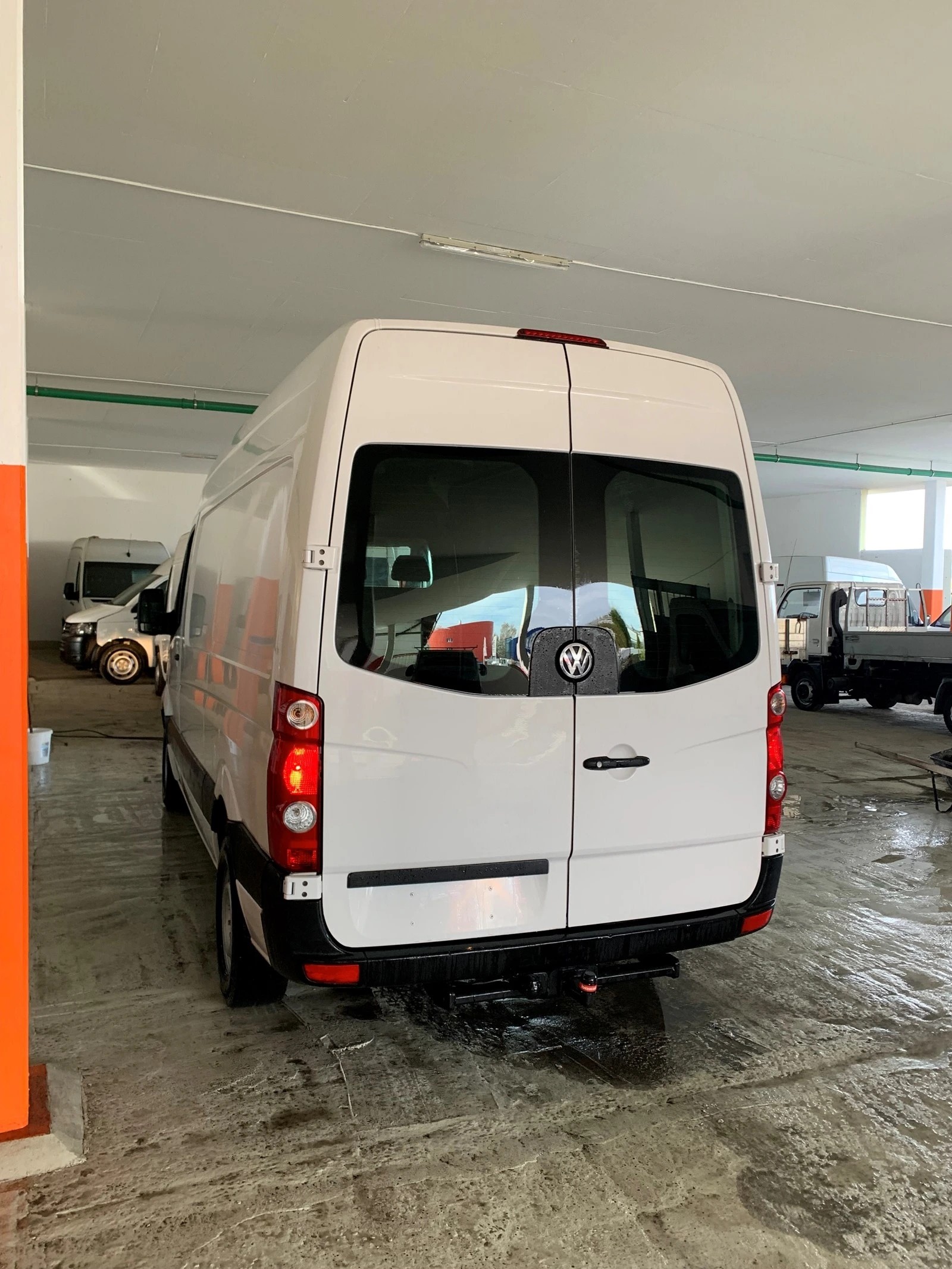 VW Crafter 35 2.0 TDI CR-image-2