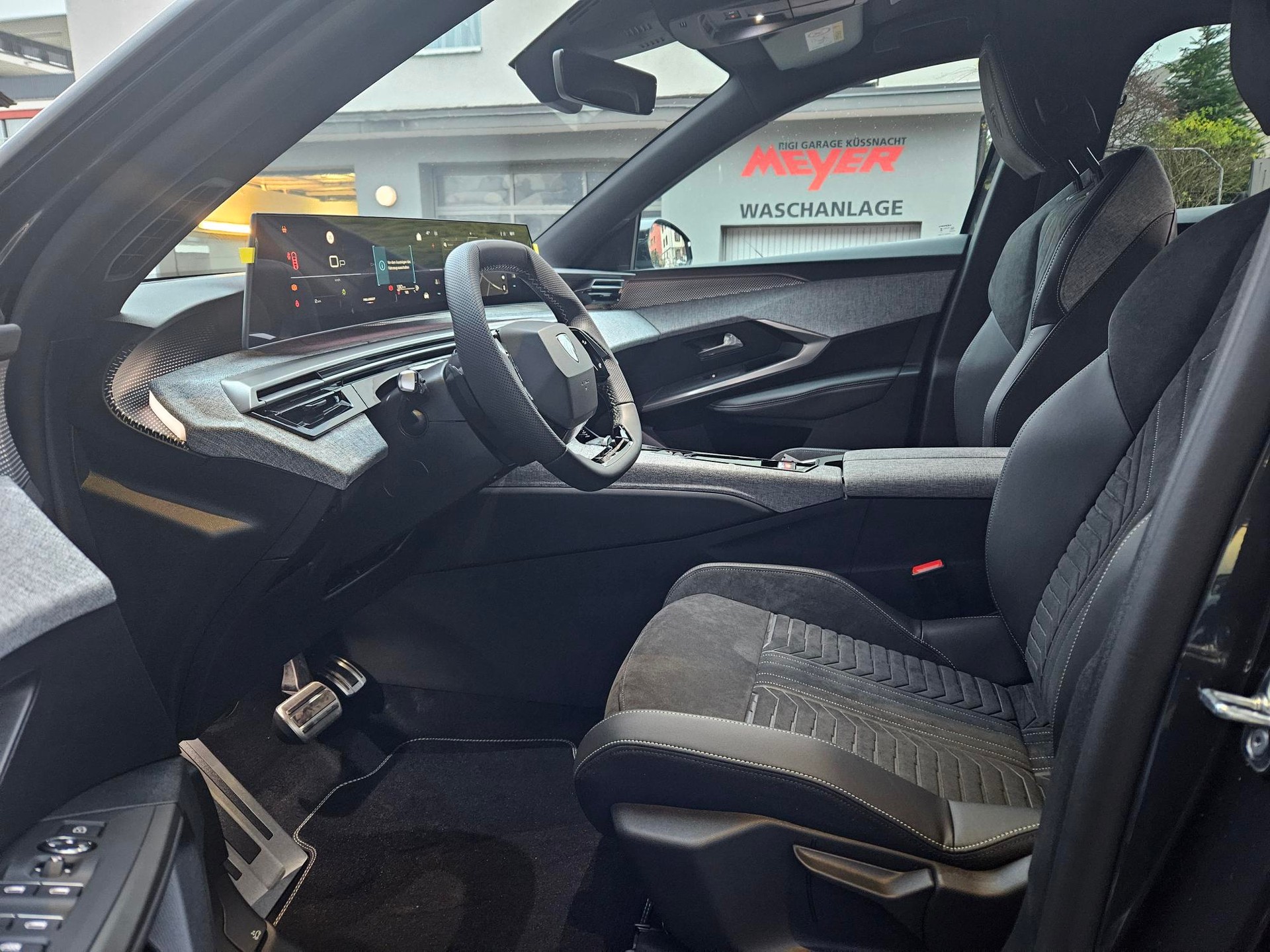 PEUGEOT 3008 1.2 Hybrid GT-image-5