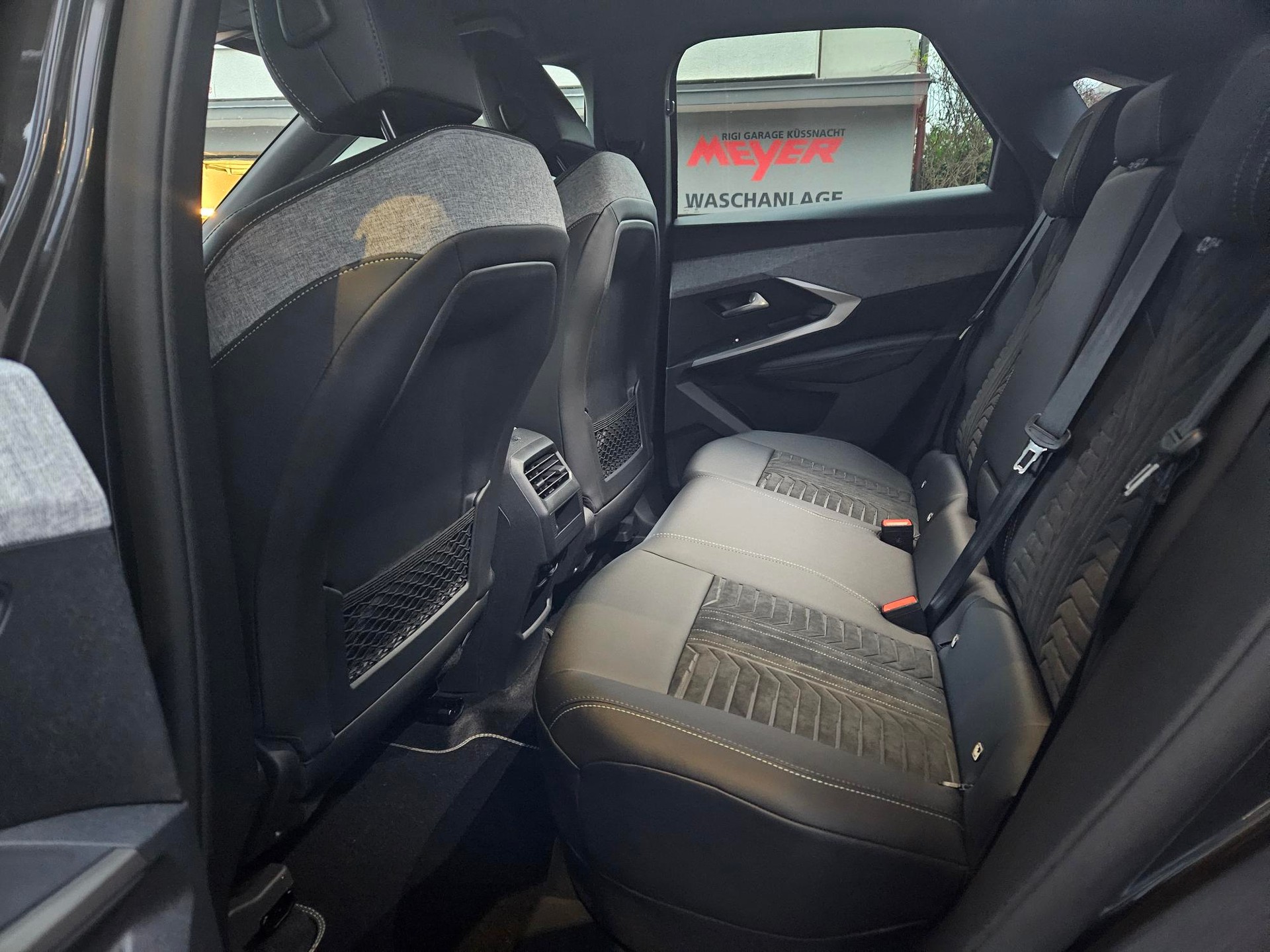 PEUGEOT 3008 1.2 Hybrid GT-image-7