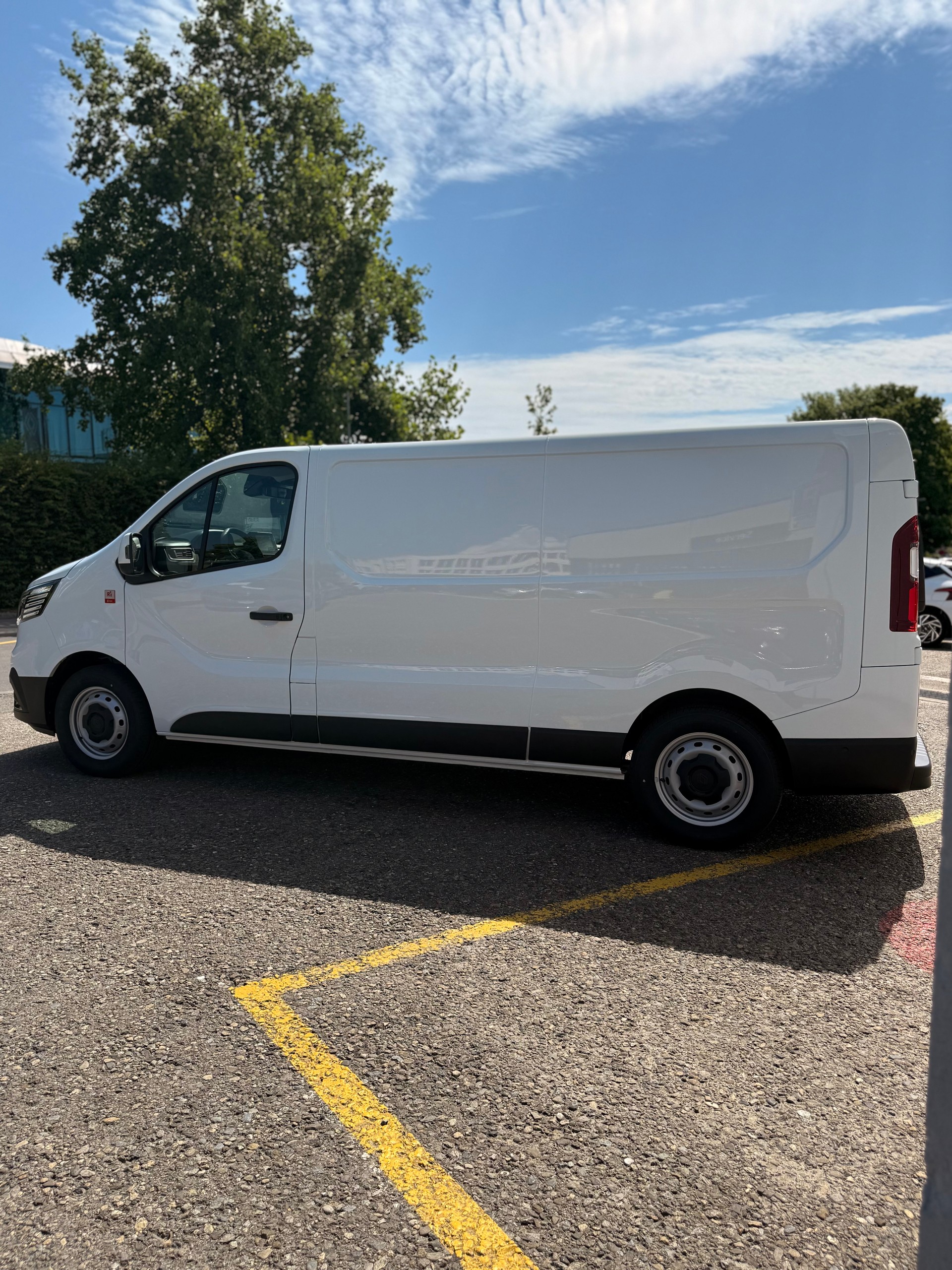 RENAULT Trafic EV52 22kW L2H1-image-2