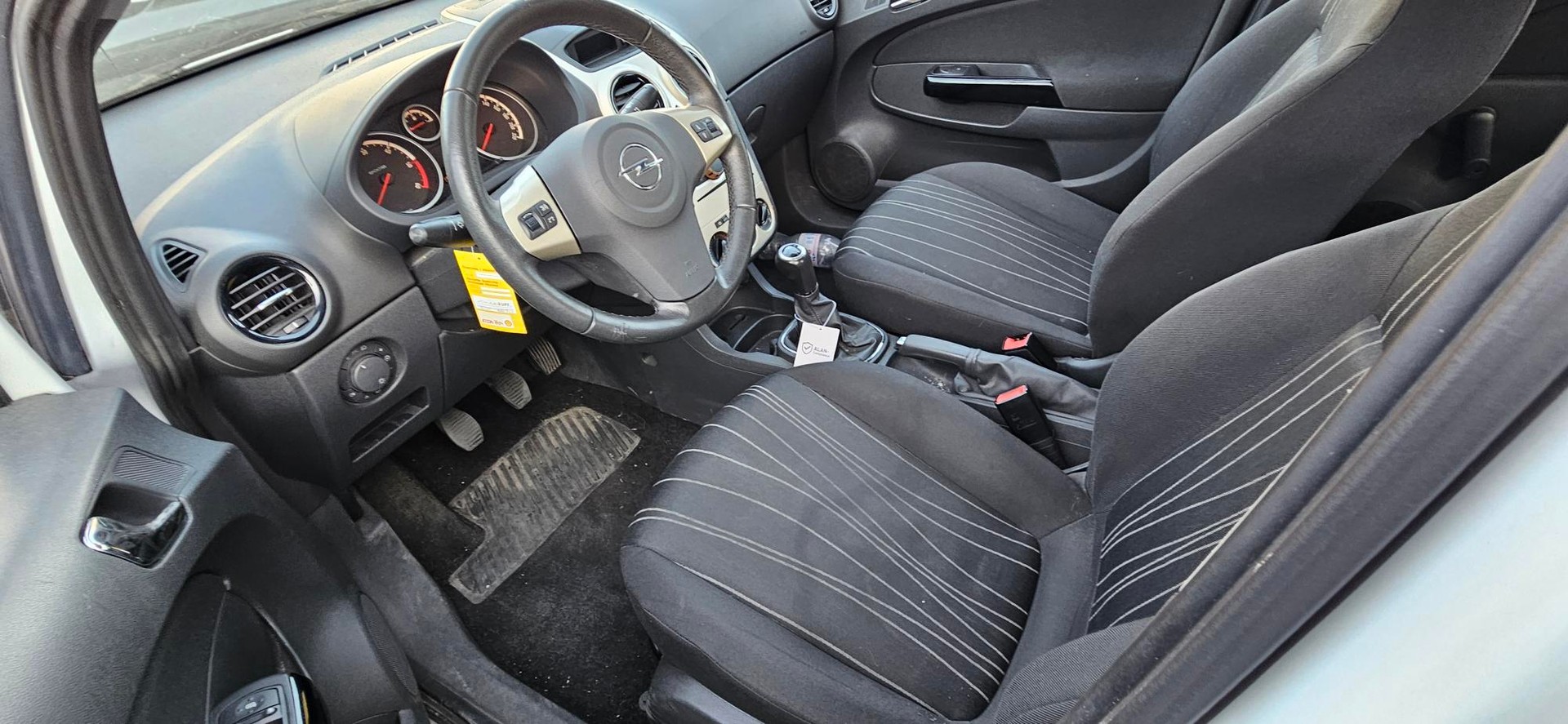OPEL Corsa 1.3 CDTI-image-9