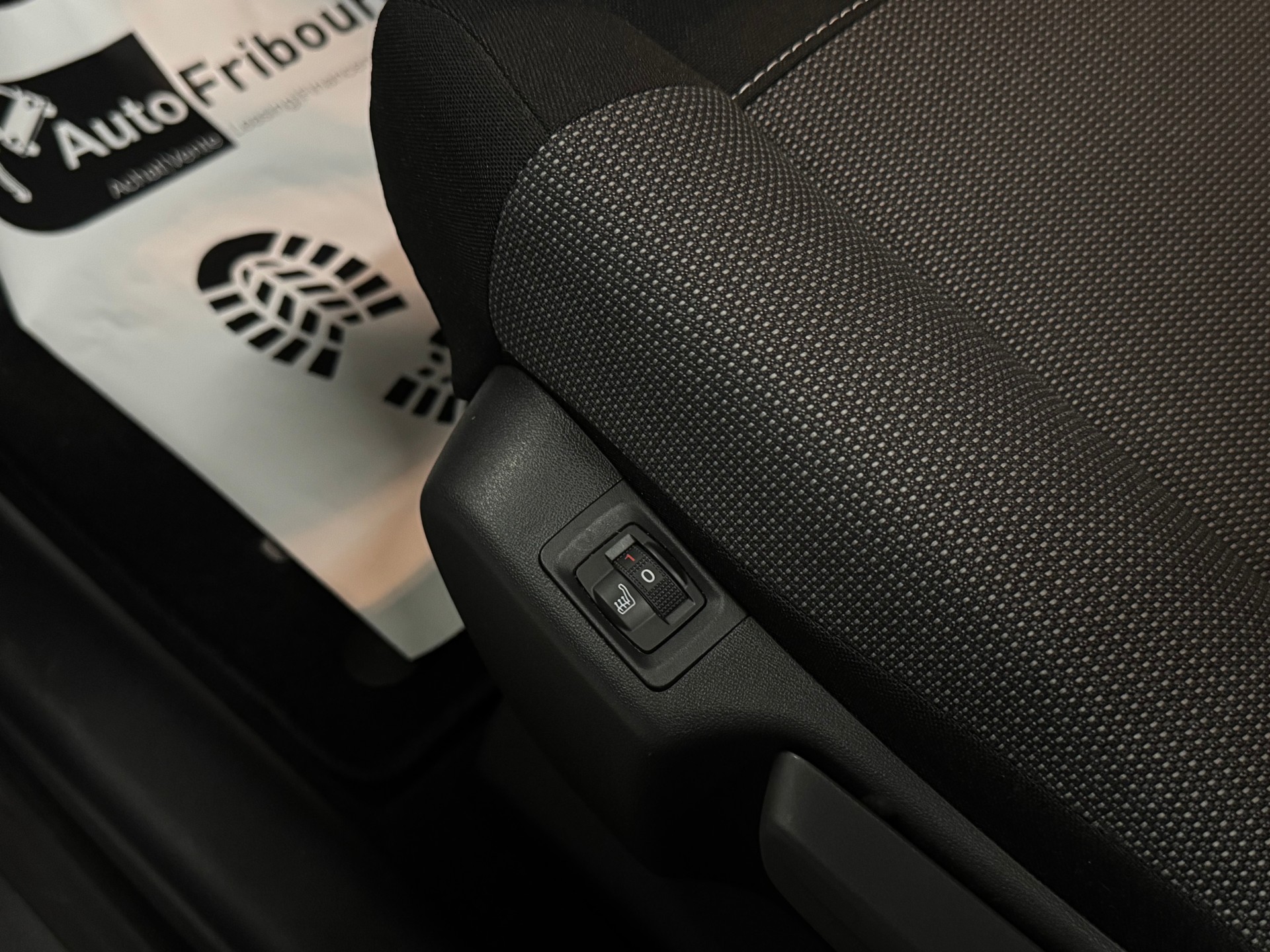 CITROEN C3 Aircross 1.2i PureTech Swiss Edition EAT6-image-8