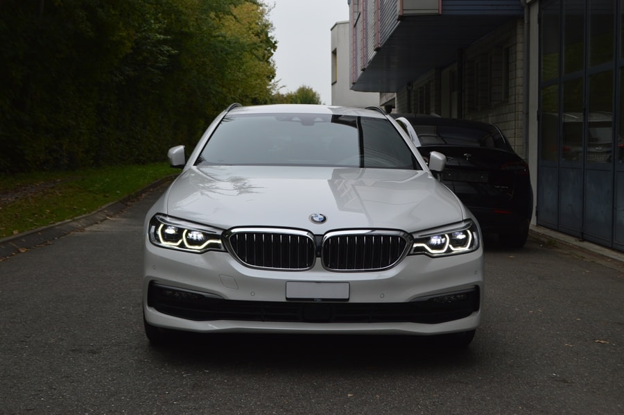 BMW 520d xDrive Touring Steptronic I Anhängerkupplung-image-1