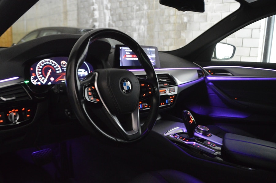BMW 520d xDrive Touring Steptronic I Anhängerkupplung-image-12