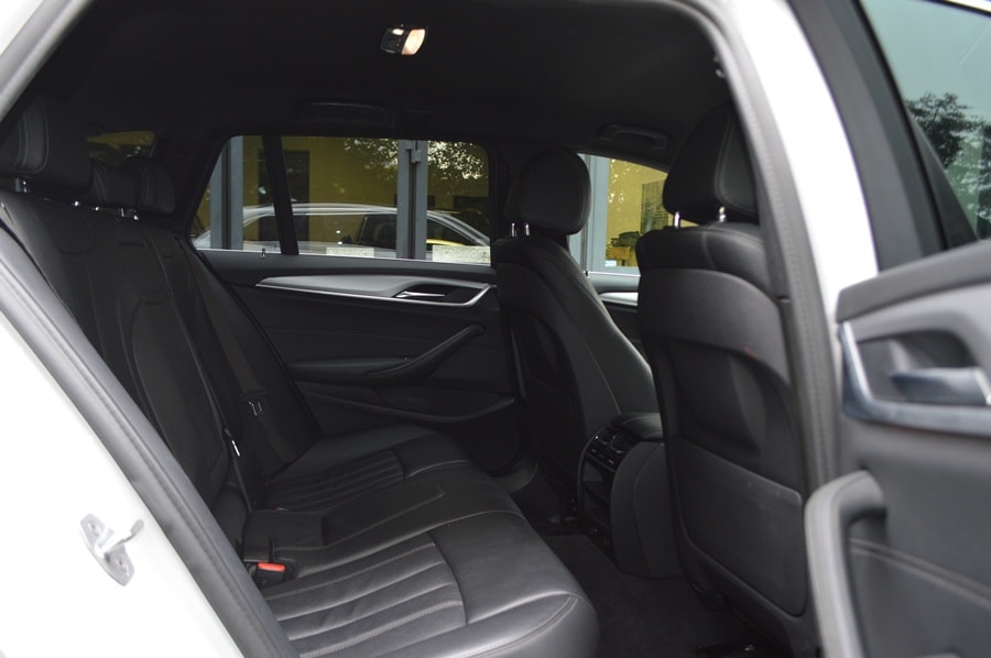 BMW 520d xDrive Touring Steptronic I Anhängerkupplung-image-8