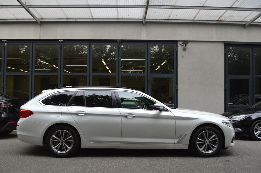 BMW 520d xDrive Touring Steptronic I Anhängerkupplung-image-14