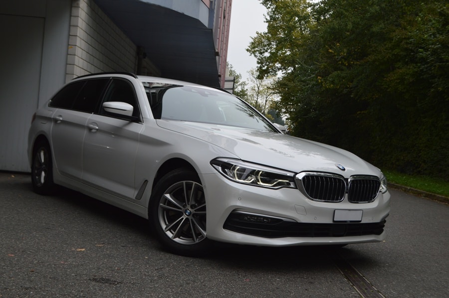 BMW 520d xDrive Touring Steptronic I Anhängerkupplung-image-0