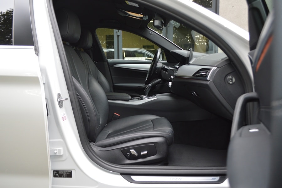 BMW 520d xDrive Touring Steptronic I Anhängerkupplung-image-6