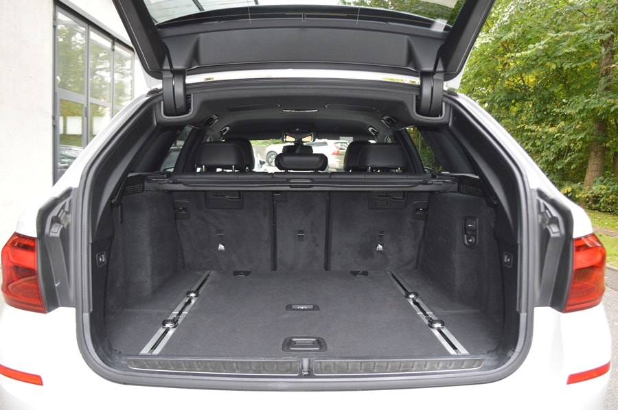 BMW 520d xDrive Touring Steptronic I Anhängerkupplung-image-13