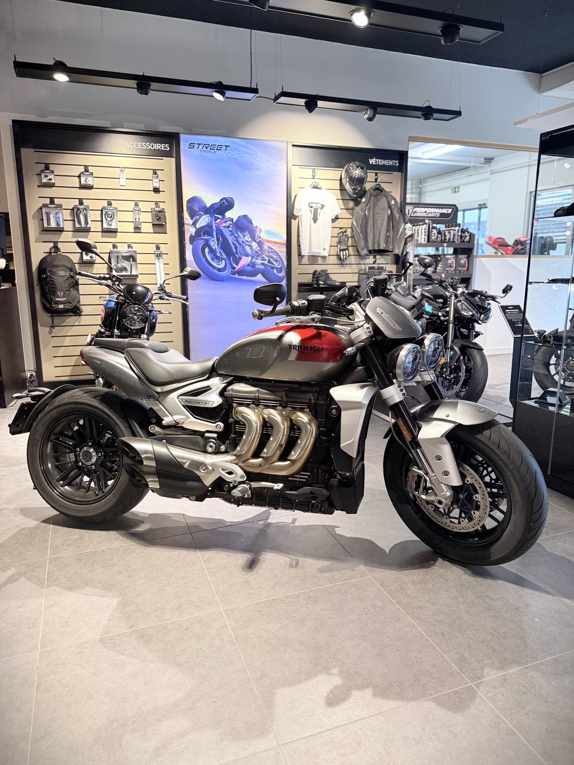 TRIUMPH Rocket 3 R-showroom-element-3