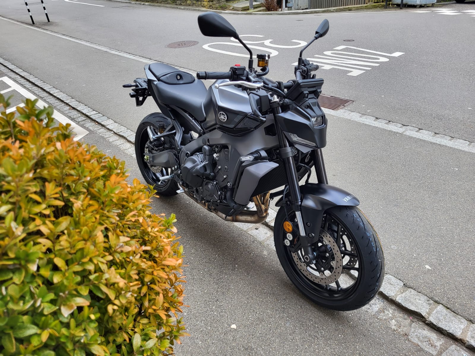 YAMAHA MT-09 Y-AMT-showroom-element-3