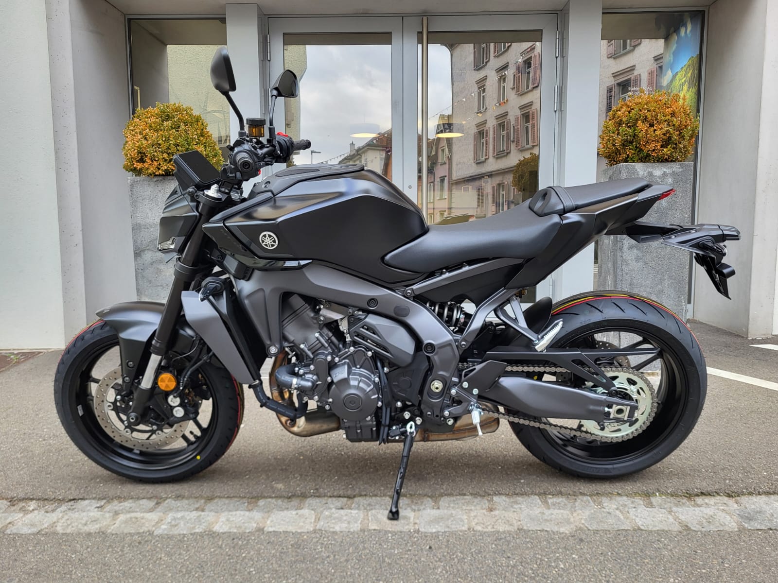 YAMAHA MT-09 Y-AMT-showroom-element-2