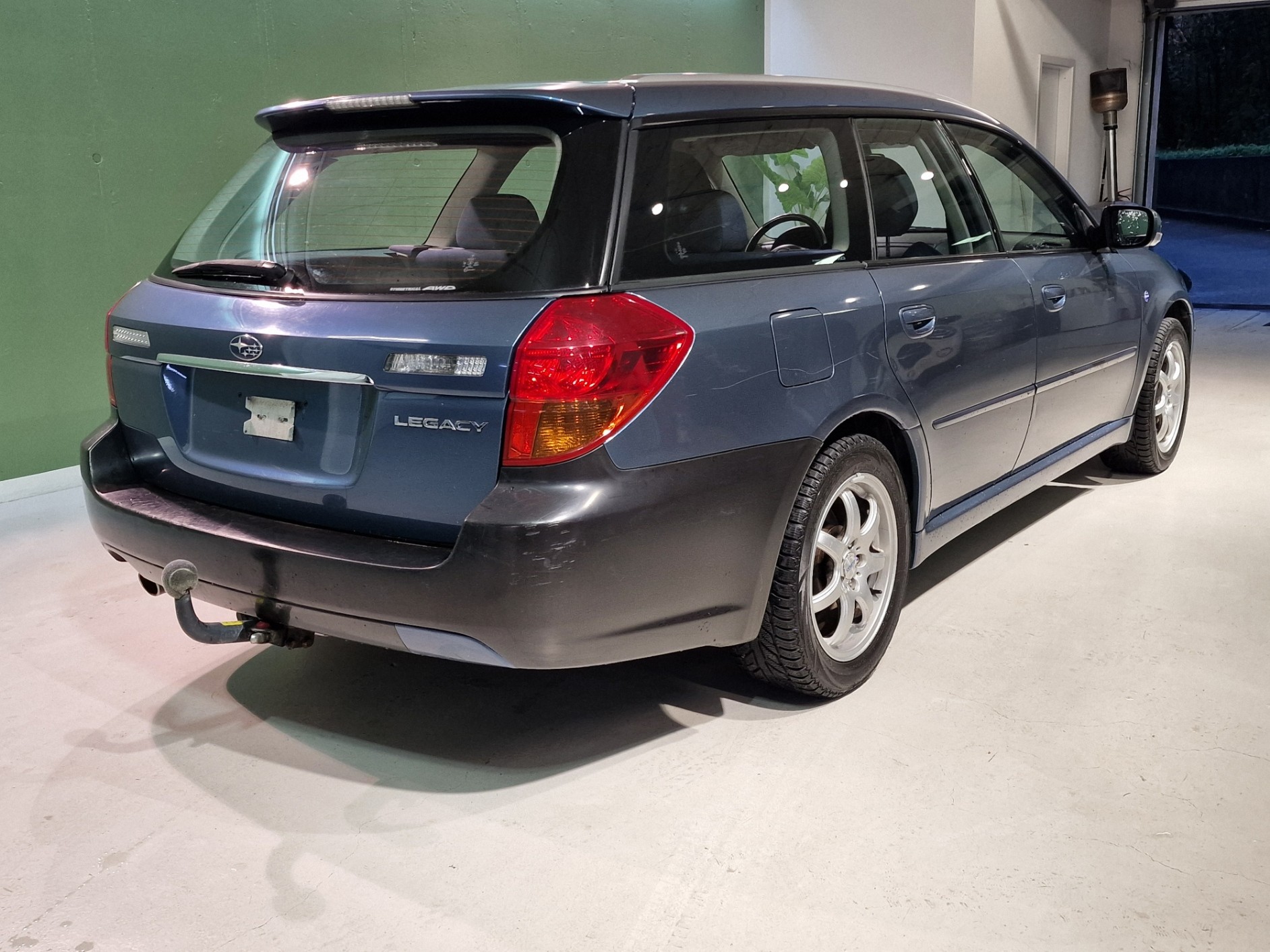 SUBARU Legacy 2.0i AWD-image-4