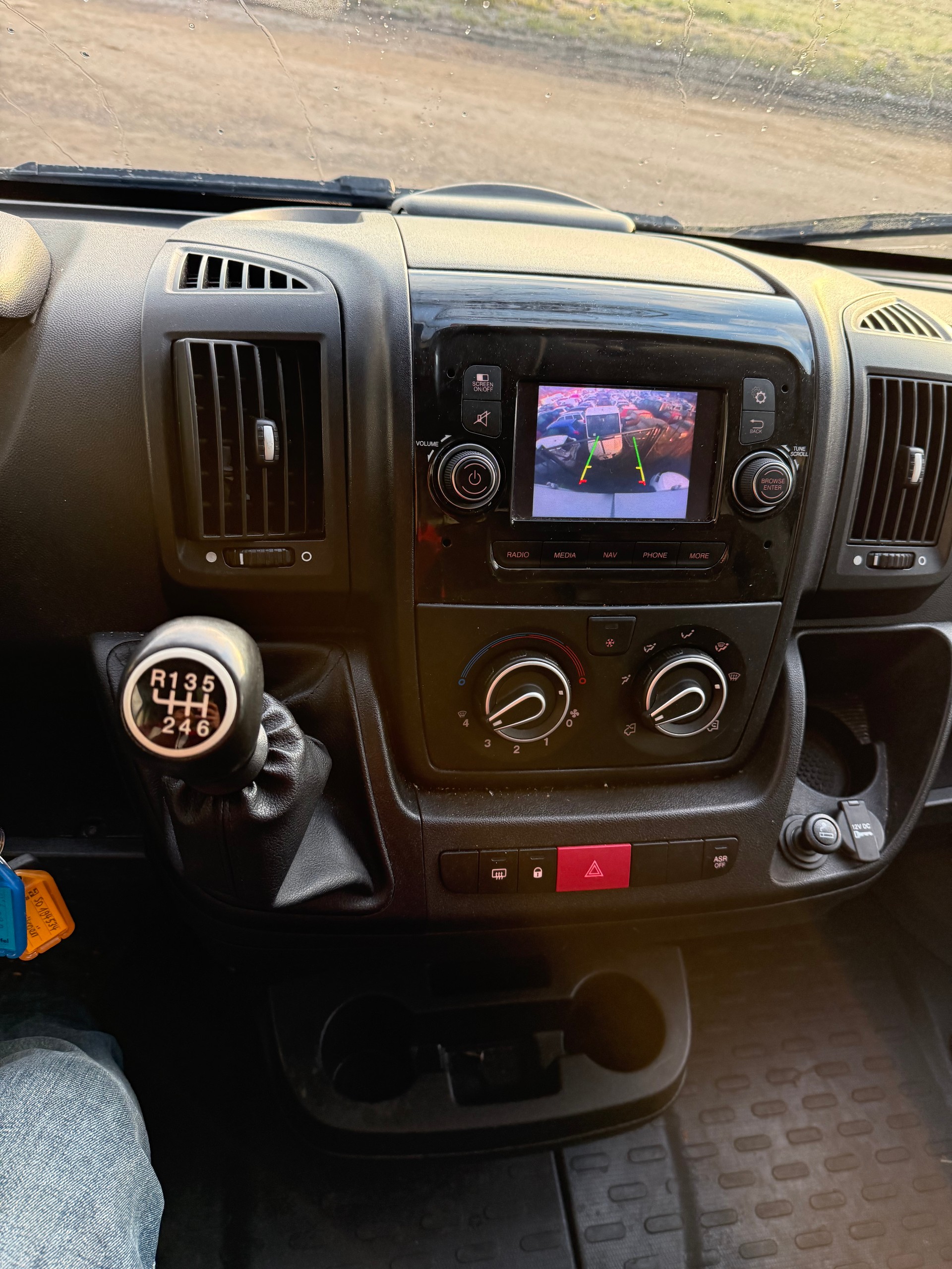 CITROEN Jumper 35 2.2 BlueHDi 165 Club L3H3-image-11