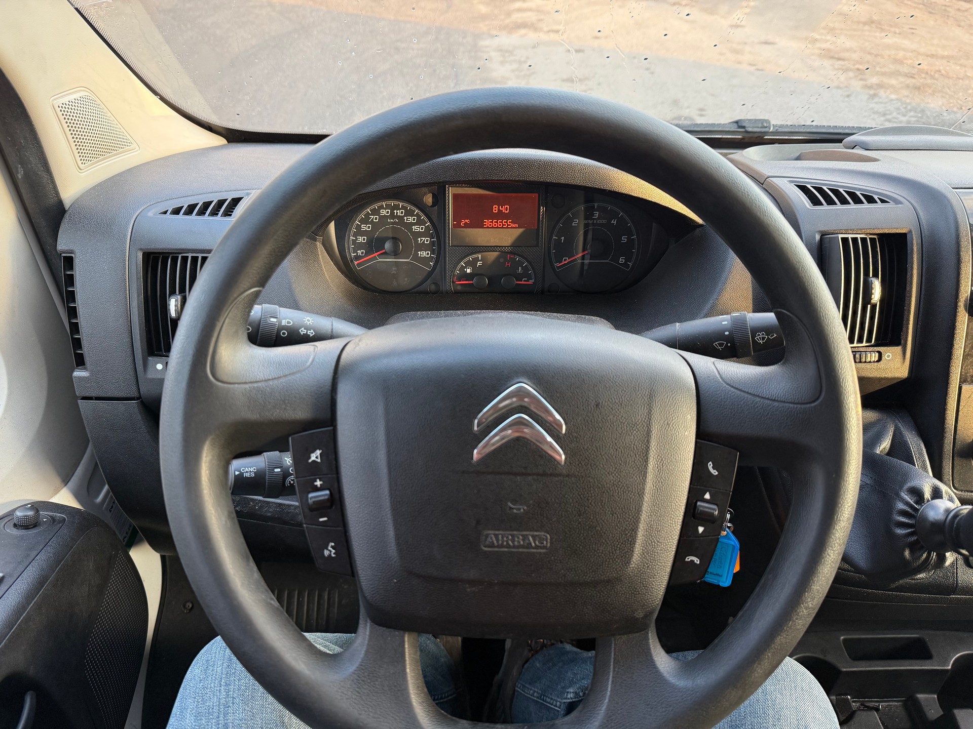 CITROEN Jumper 35 2.2 BlueHDi 165 Club L3H3-image-9